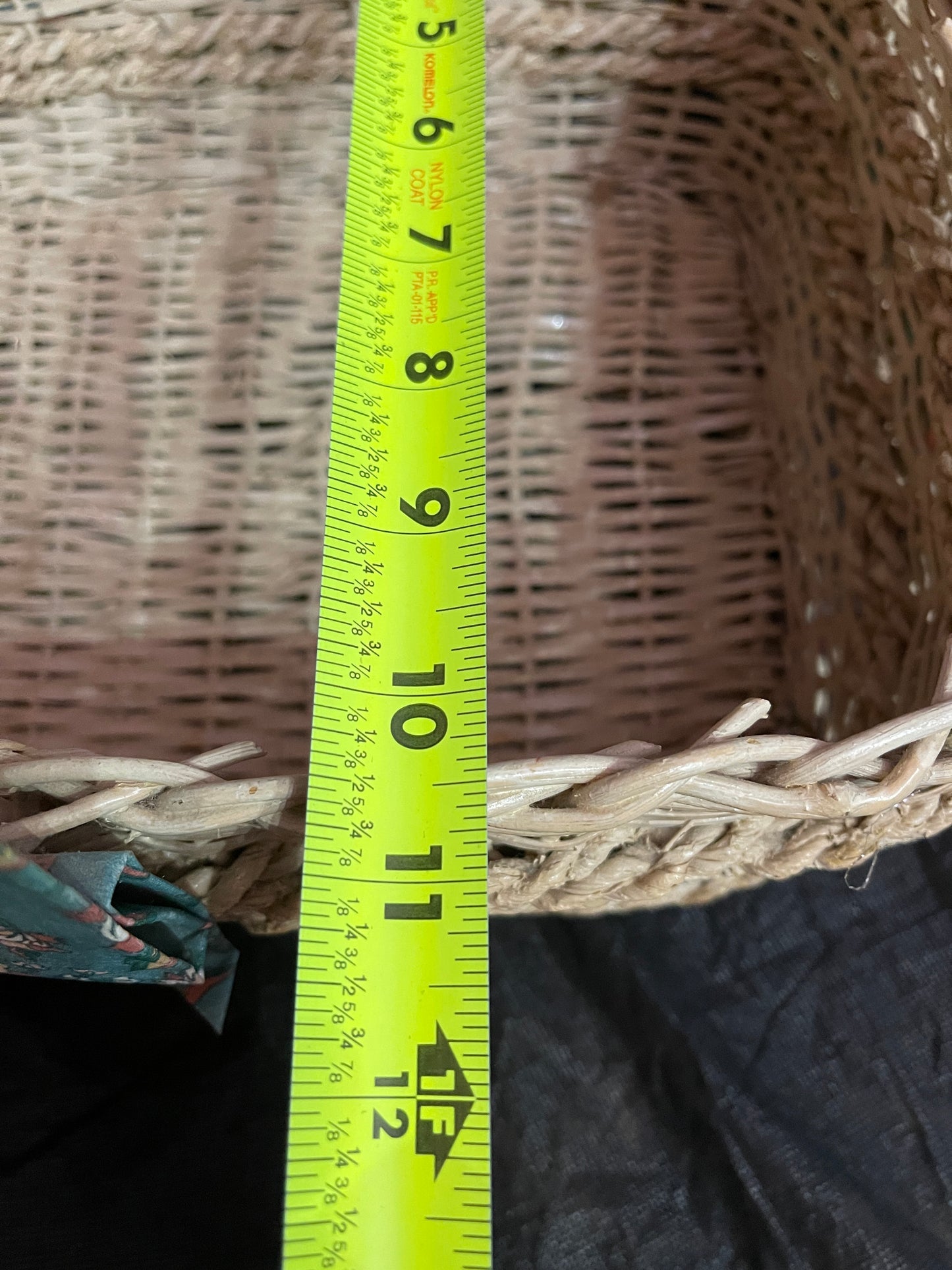 BASKET RENTAL TAN WICKER WOVEN RECTANGULAR SQUARE BASKET HANDLE