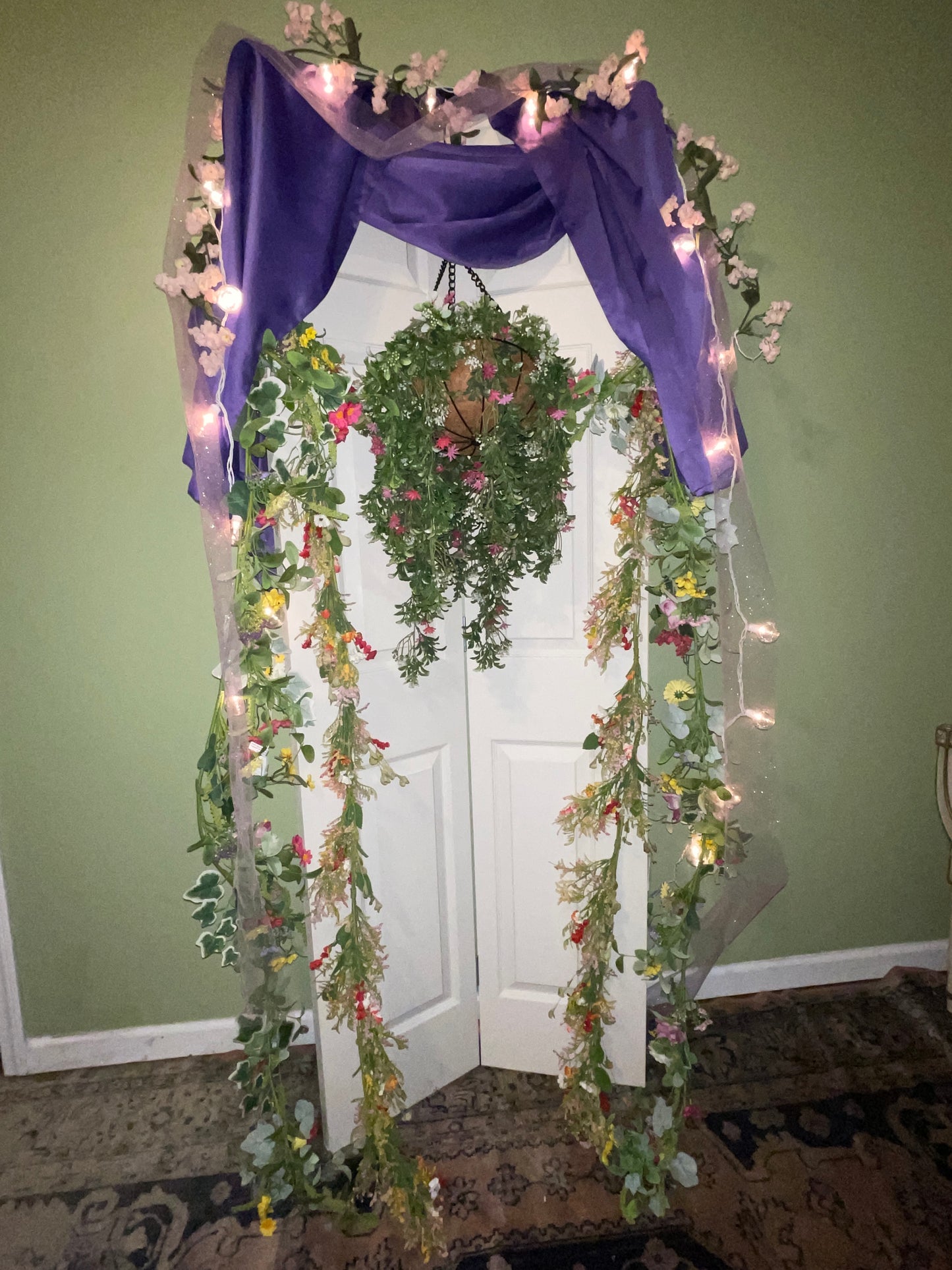 RENTAL red DECOR DOOR DIVIDER CORNER