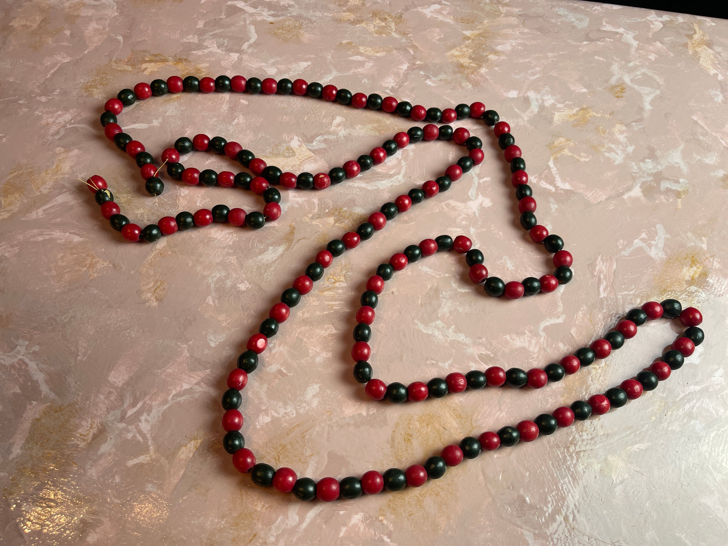 RENTAL RED BLACK WOOD LARGE BEADS STORAGE BOX GIFT PHOTO TV HOLIDAY KWAANZA WEDDING EXOTIC