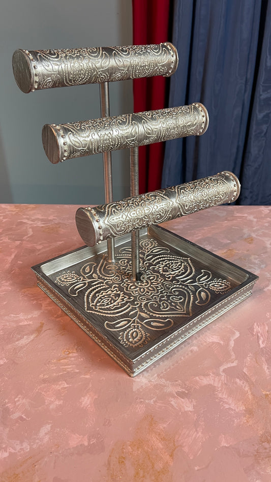 RENTAL SILVER DISPLAY JEWELRY BRACELET VIP BANDS