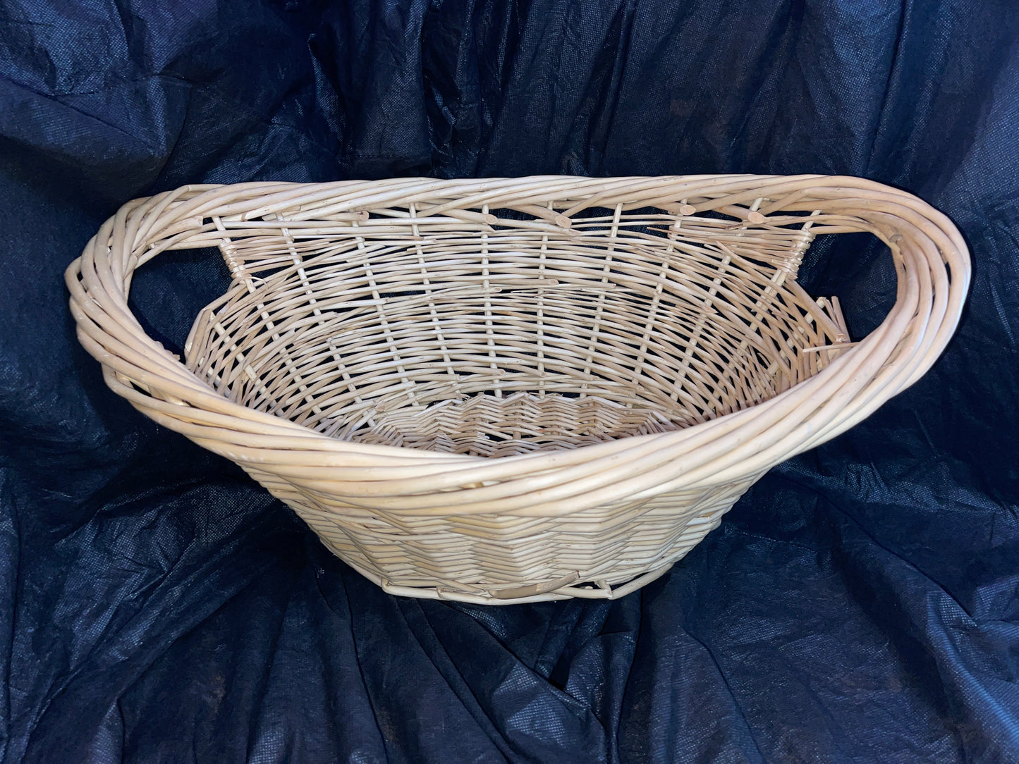 BASKET RENTAL TAN WICKER WOVEN OVAL BASKET HANDLE