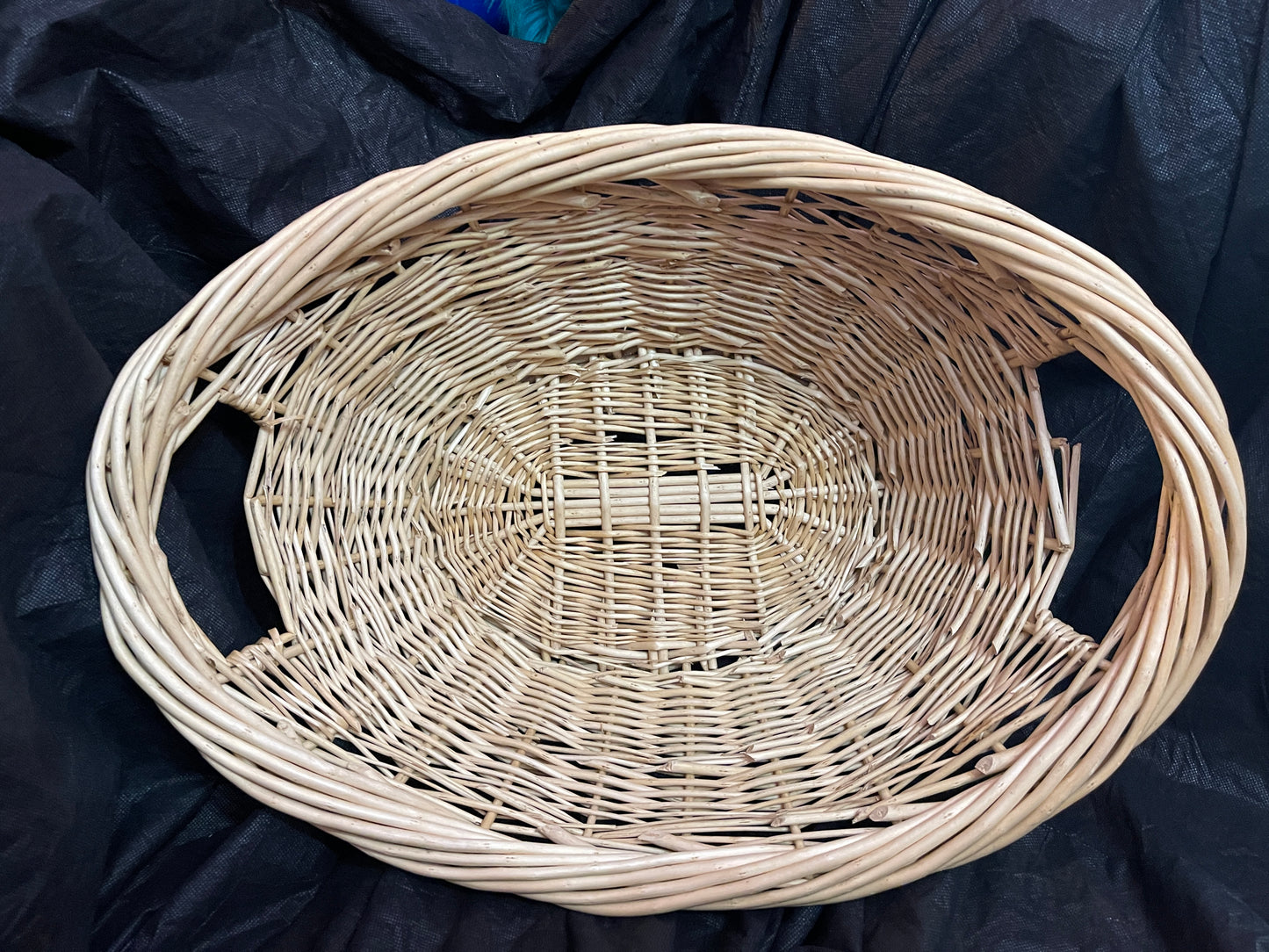 BASKET RENTAL TAN WICKER WOVEN OVAL BASKET HANDLE