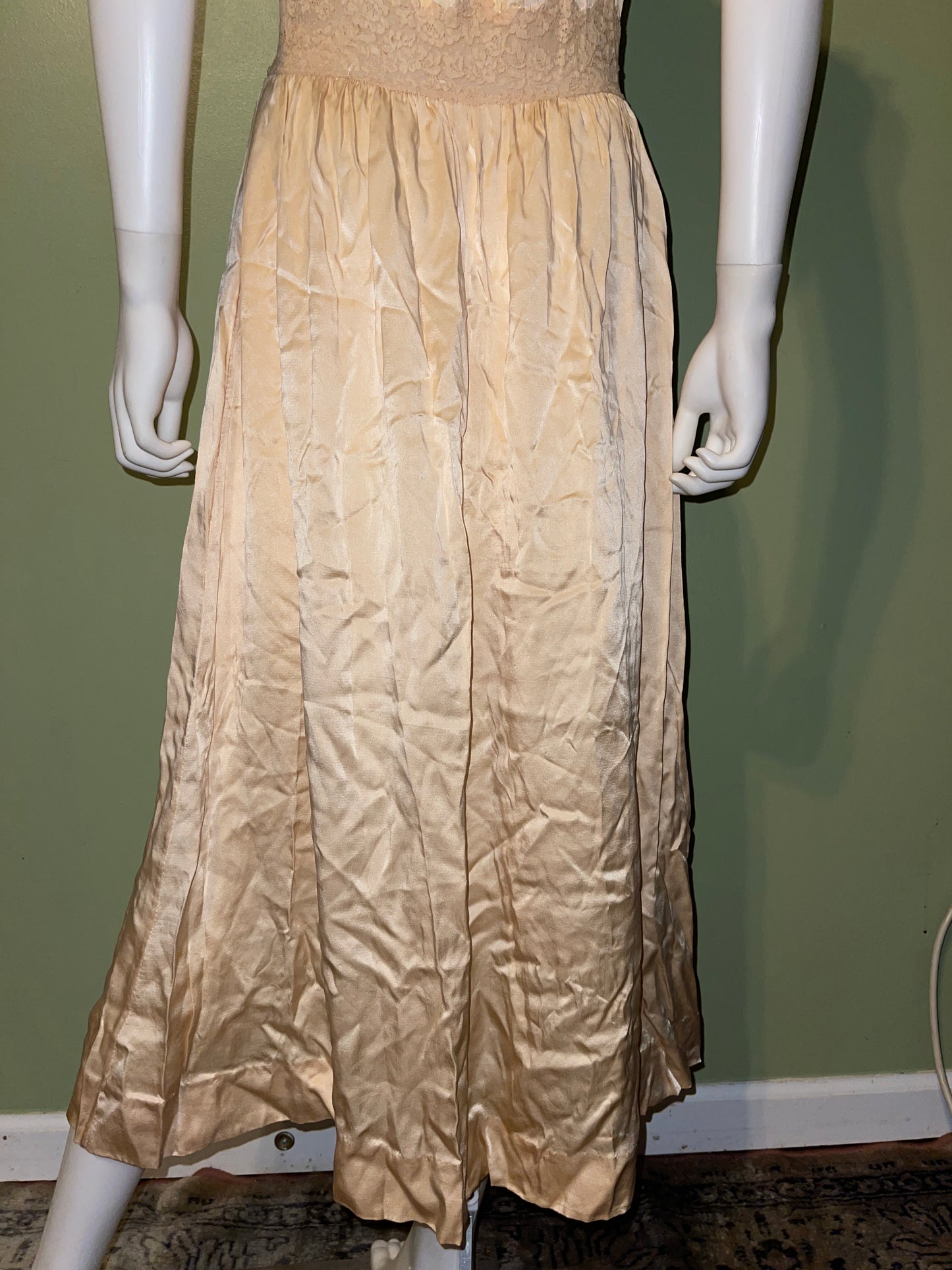ANTIQUE DRESS RENTAL Cream champagne SILK WHITE WEDDING DRESS
