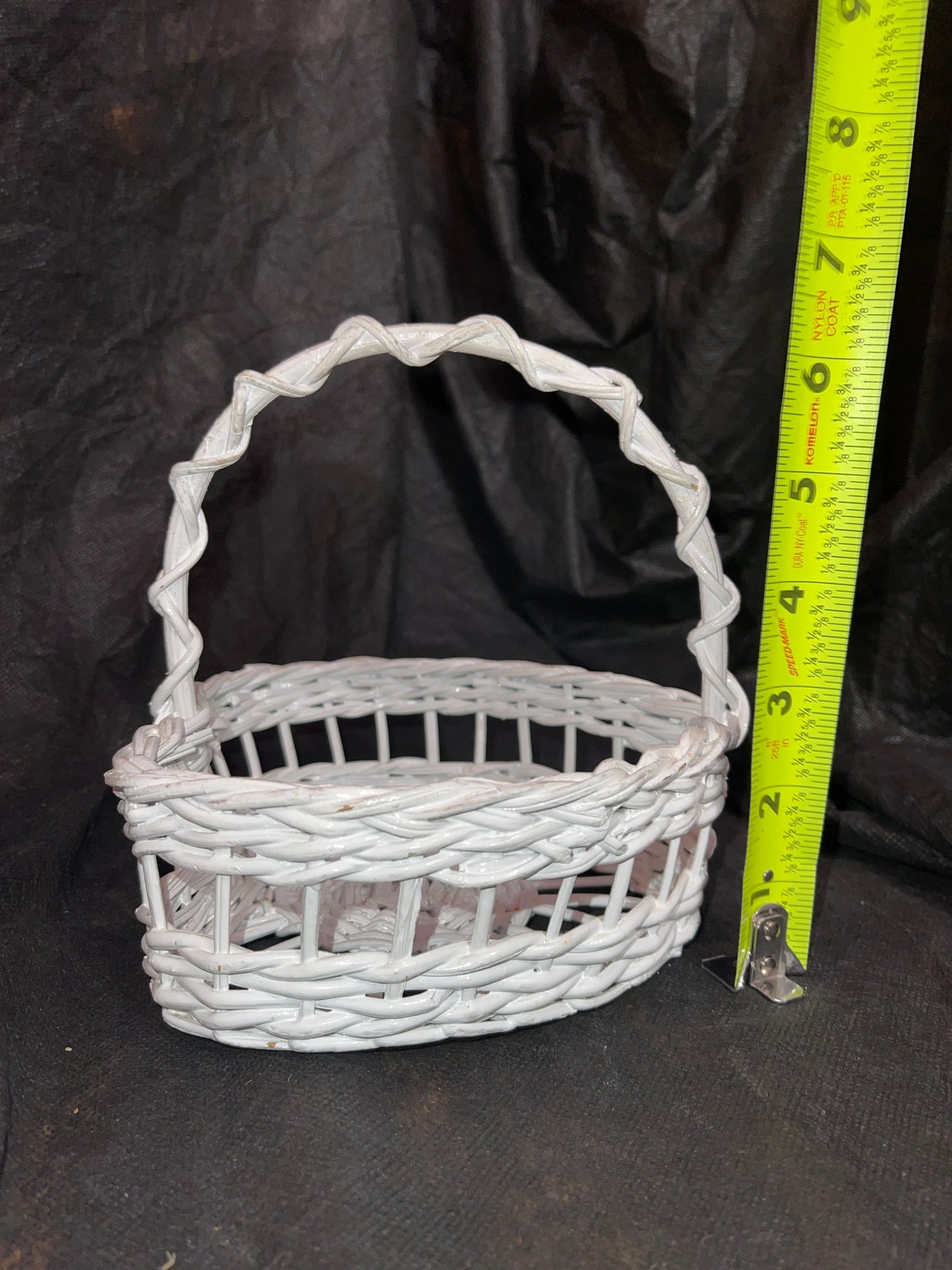 BASKET RENTAL VINTAGE SMALL WHITE HEART BASKET FLOWER GIRL WEDDING