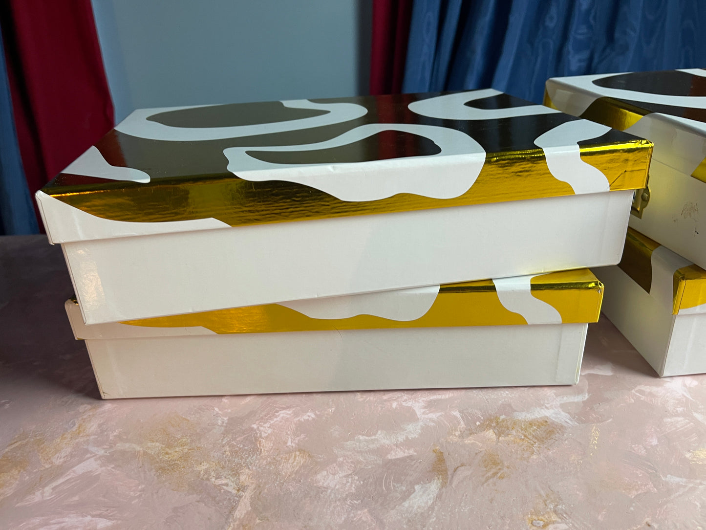 RENTAL GOLD WHITE STORAGE BOX GIFT PHOTO TV HOLIDAY WEDDING