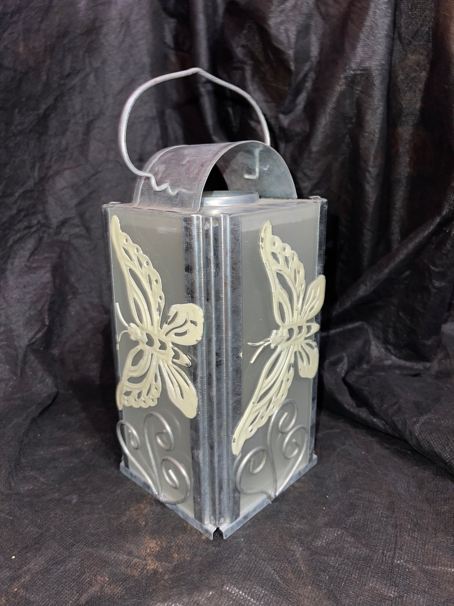 BASKET RENTAL VINTAGE SMALL WHITE HEART BASKET FLOWER GIRL WEDDING (Copy)