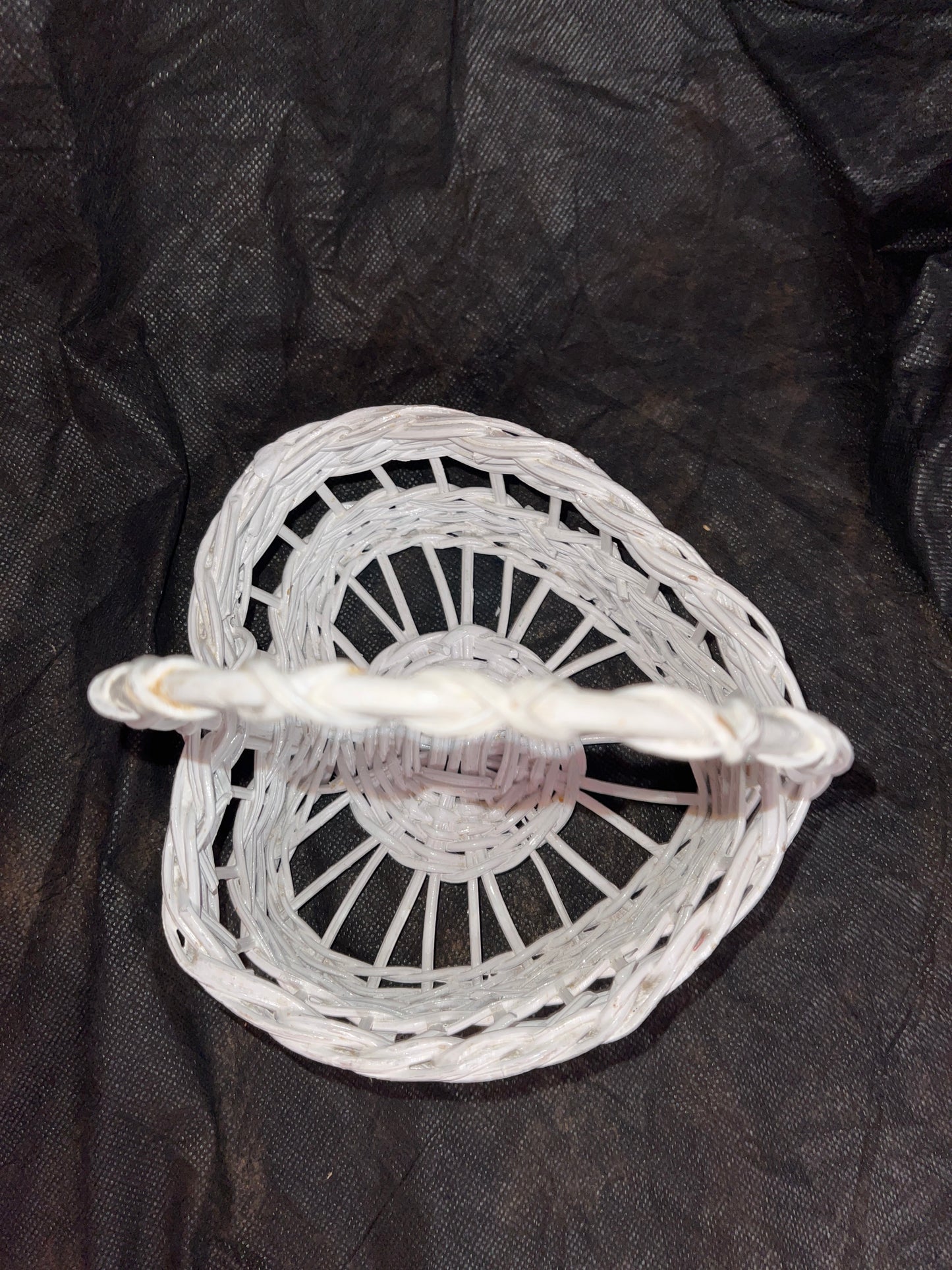 BASKET RENTAL VINTAGE SMALL WHITE HEART BASKET FLOWER GIRL WEDDING