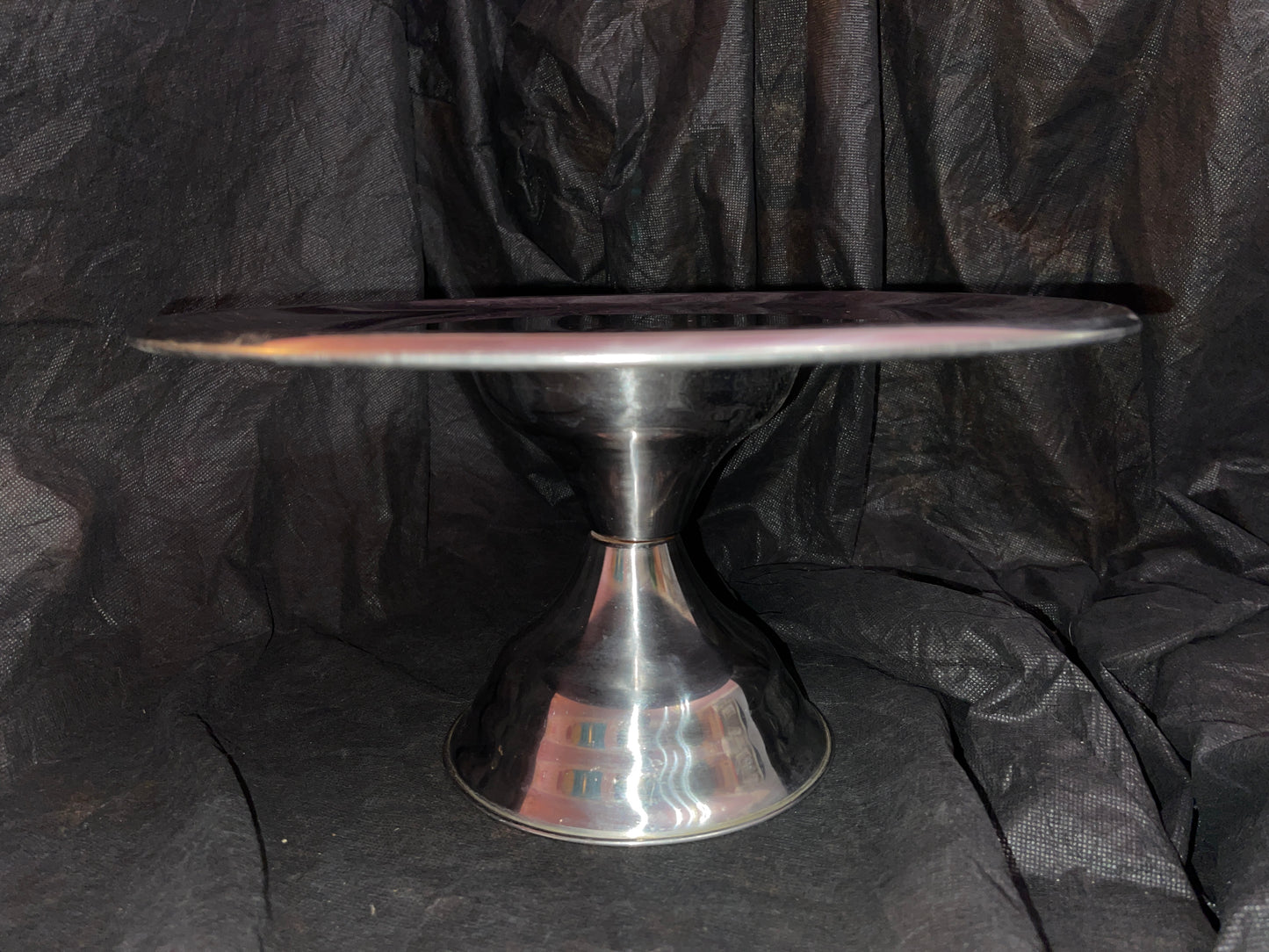 RENTAL VINTAGE SILVER STAINLESS STEEL CAKE PLATE MOD