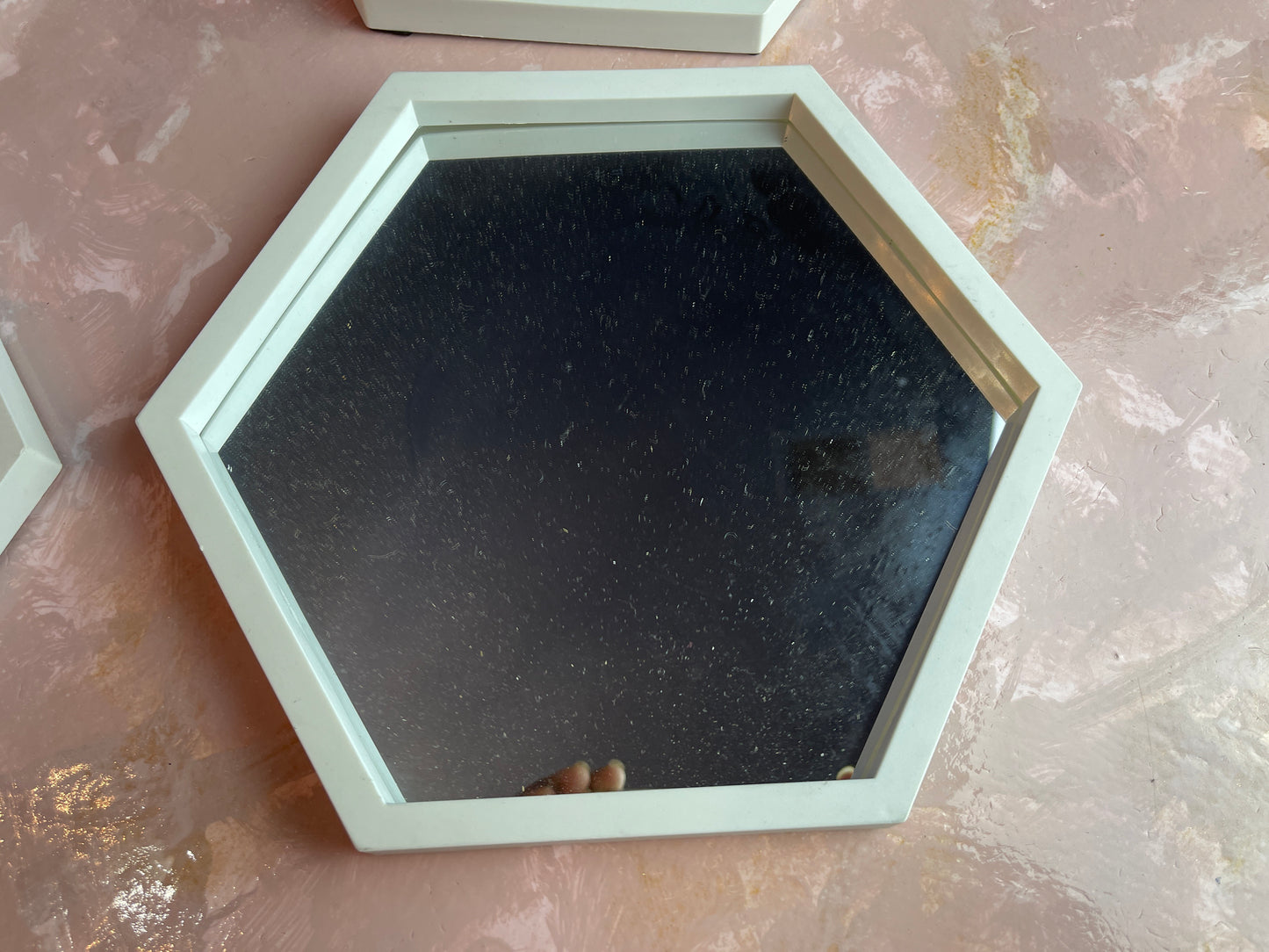 RENTAL MIRROR WHITE WOOD STYLE HEXAGON