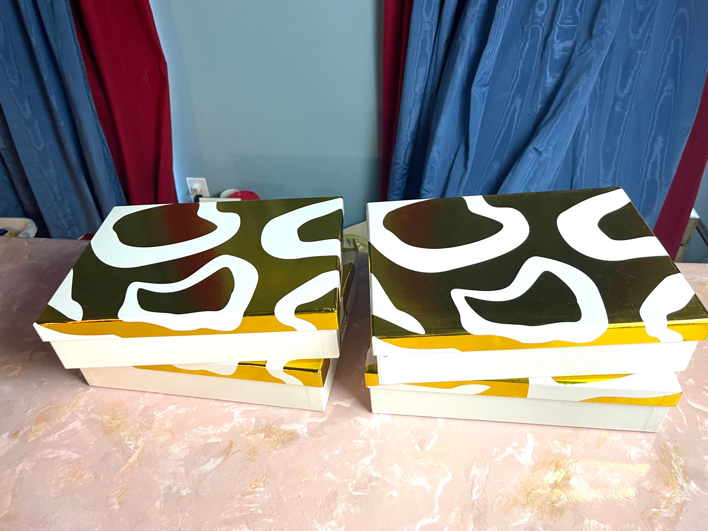 RENTAL GOLD WHITE STORAGE BOX GIFT PHOTO TV HOLIDAY WEDDING