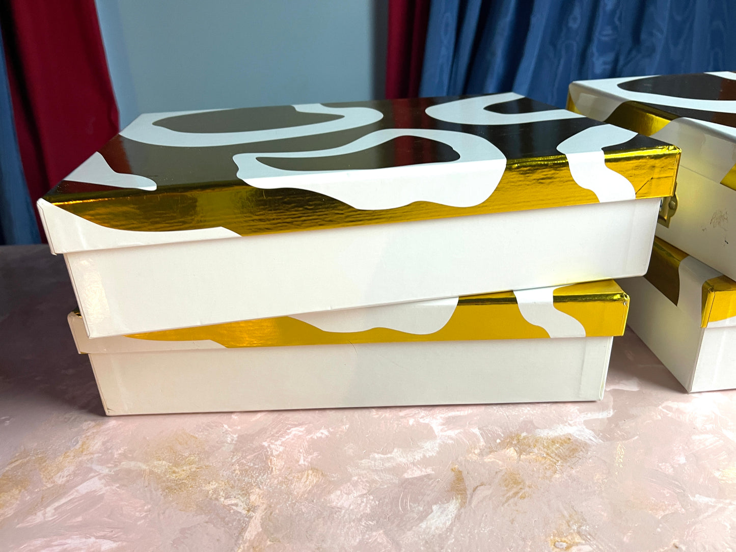 RENTAL GOLD WHITE STORAGE BOX GIFT PHOTO TV HOLIDAY WEDDING