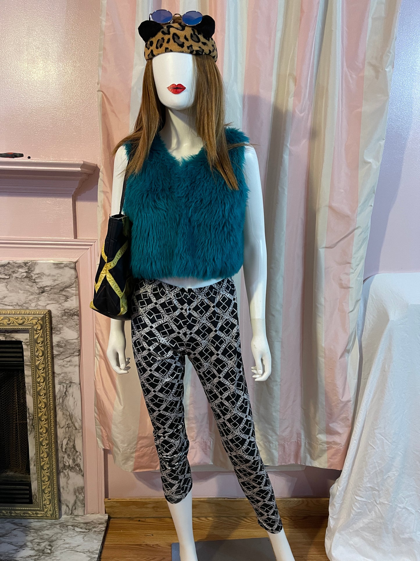 Black SL logo leggings