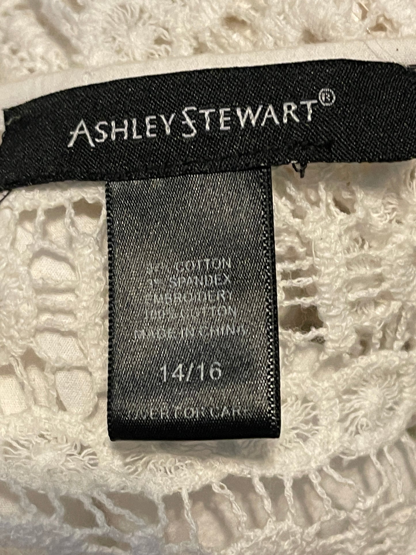 DRESS RENTAL WHITE LACE BUTTON UP FLARE SLEEVE WEDDING SMOCK