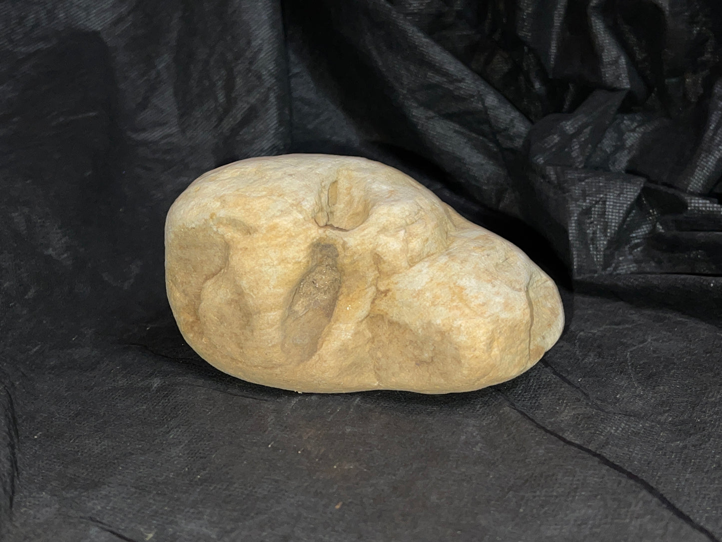 PROP RENTAL ALIEN ROCK SKULL ARTIFACT FANTASY TV FILM