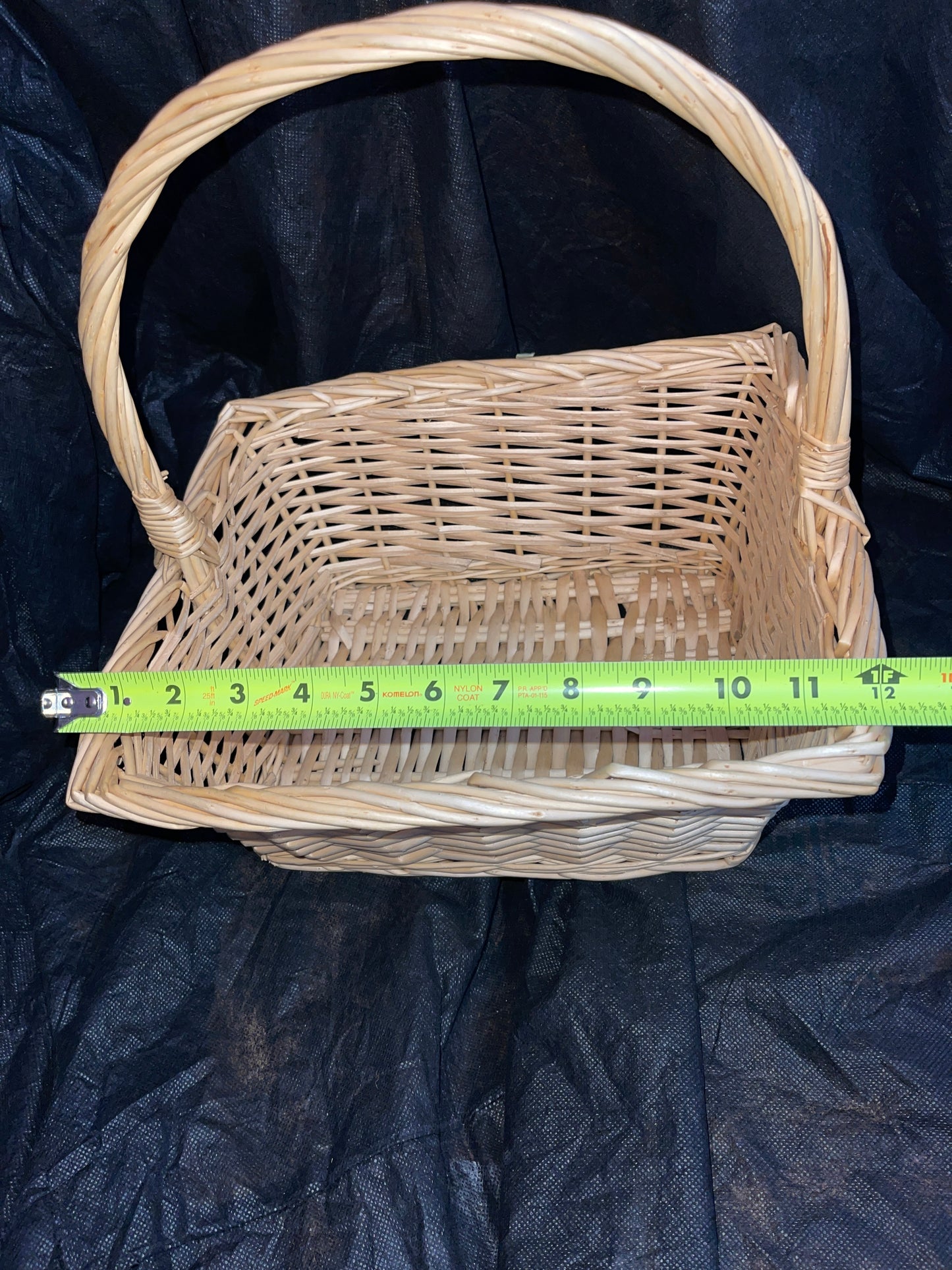 BASKET RENTAL TAN WICKER WOVEN RECTANGULAR BASKET HANDLE