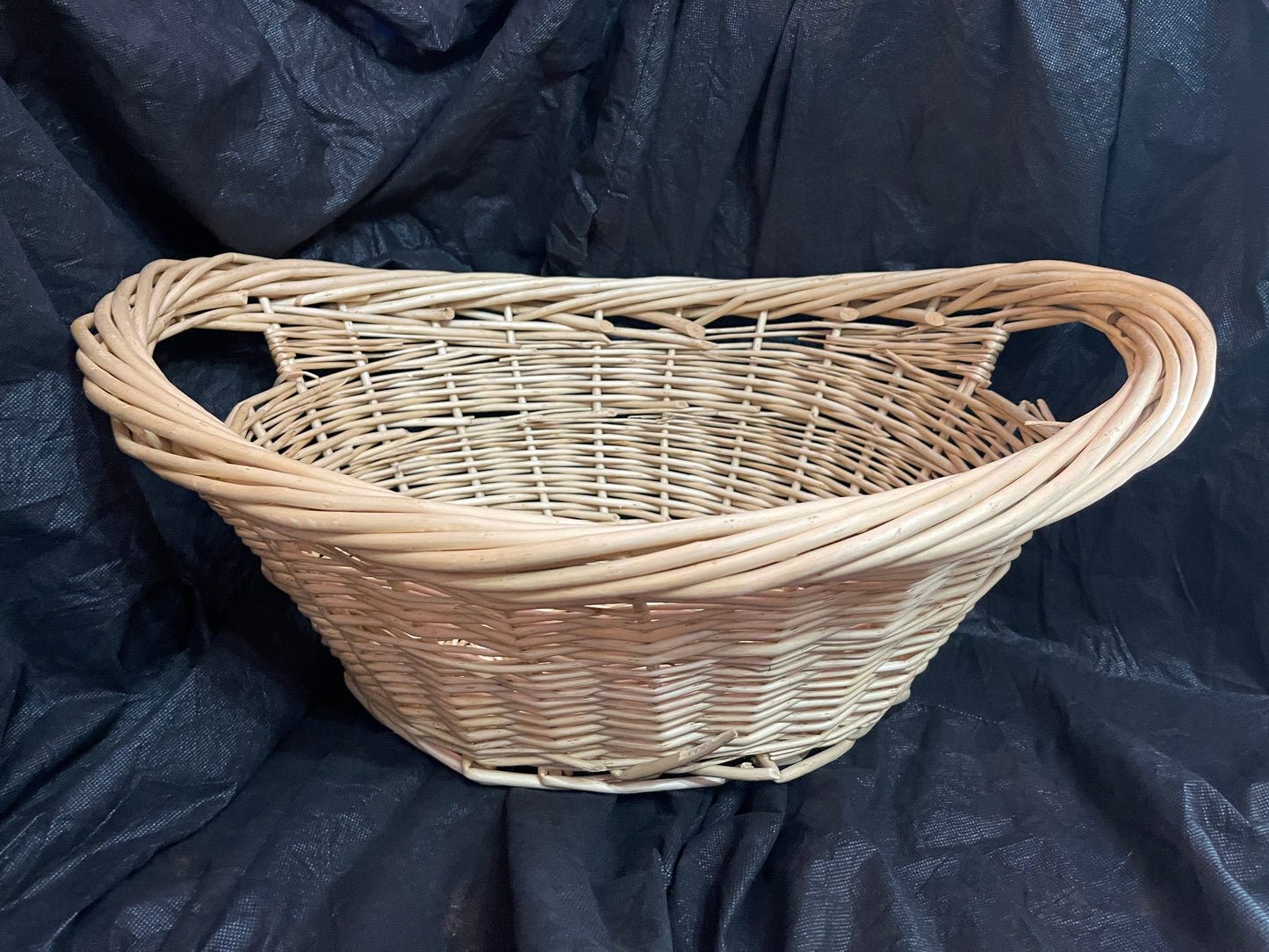 BASKET RENTAL TAN WICKER WOVEN OVAL BASKET HANDLE