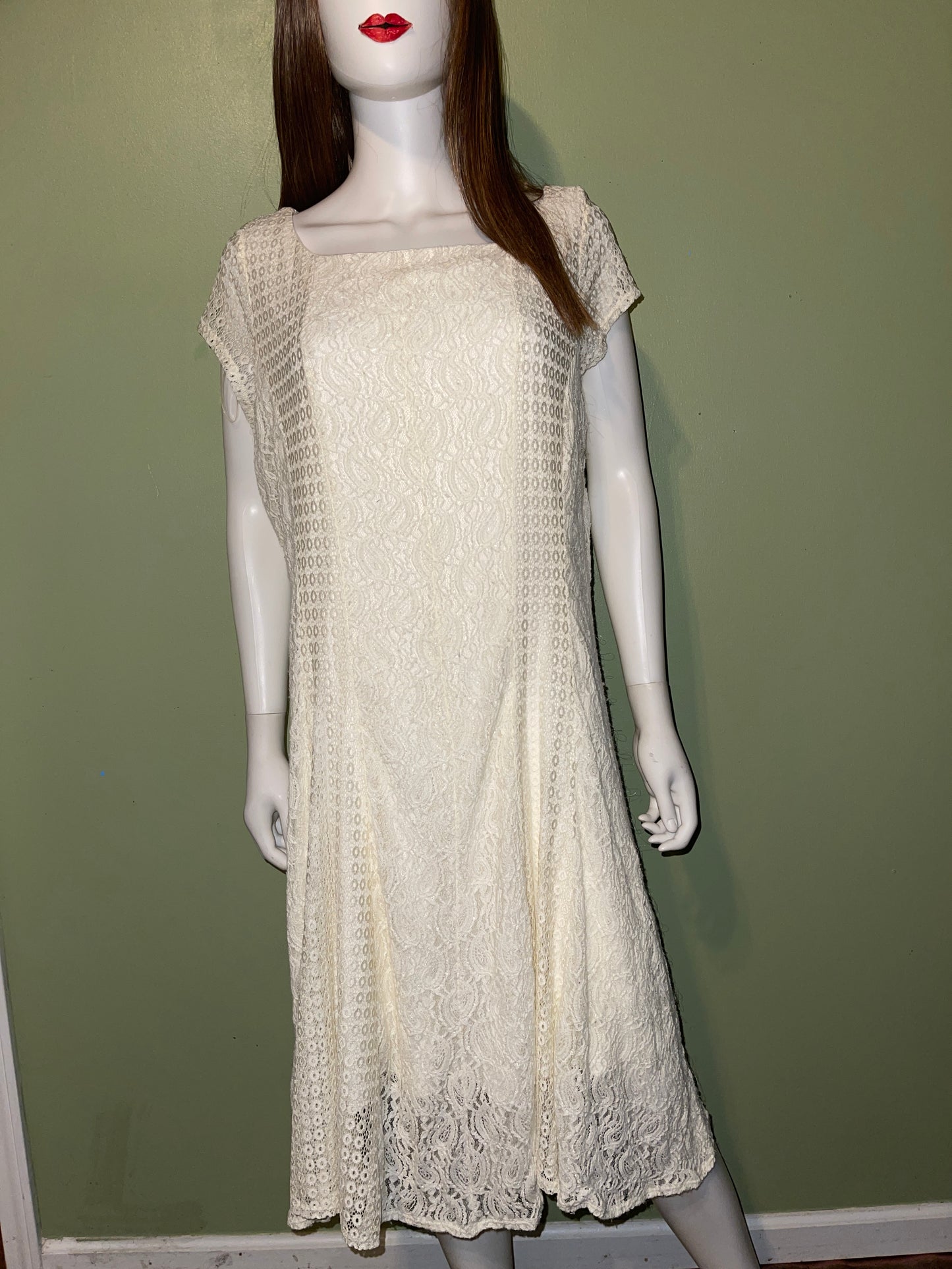 DRESS RENTAL LACE WHITE CREAM 1X PLUS XXL XL