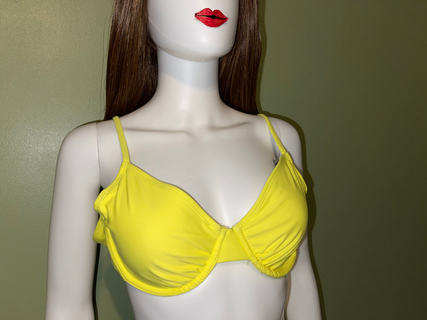 Top RENTAL YELLOW SWIMSUIT BIKINI TOP