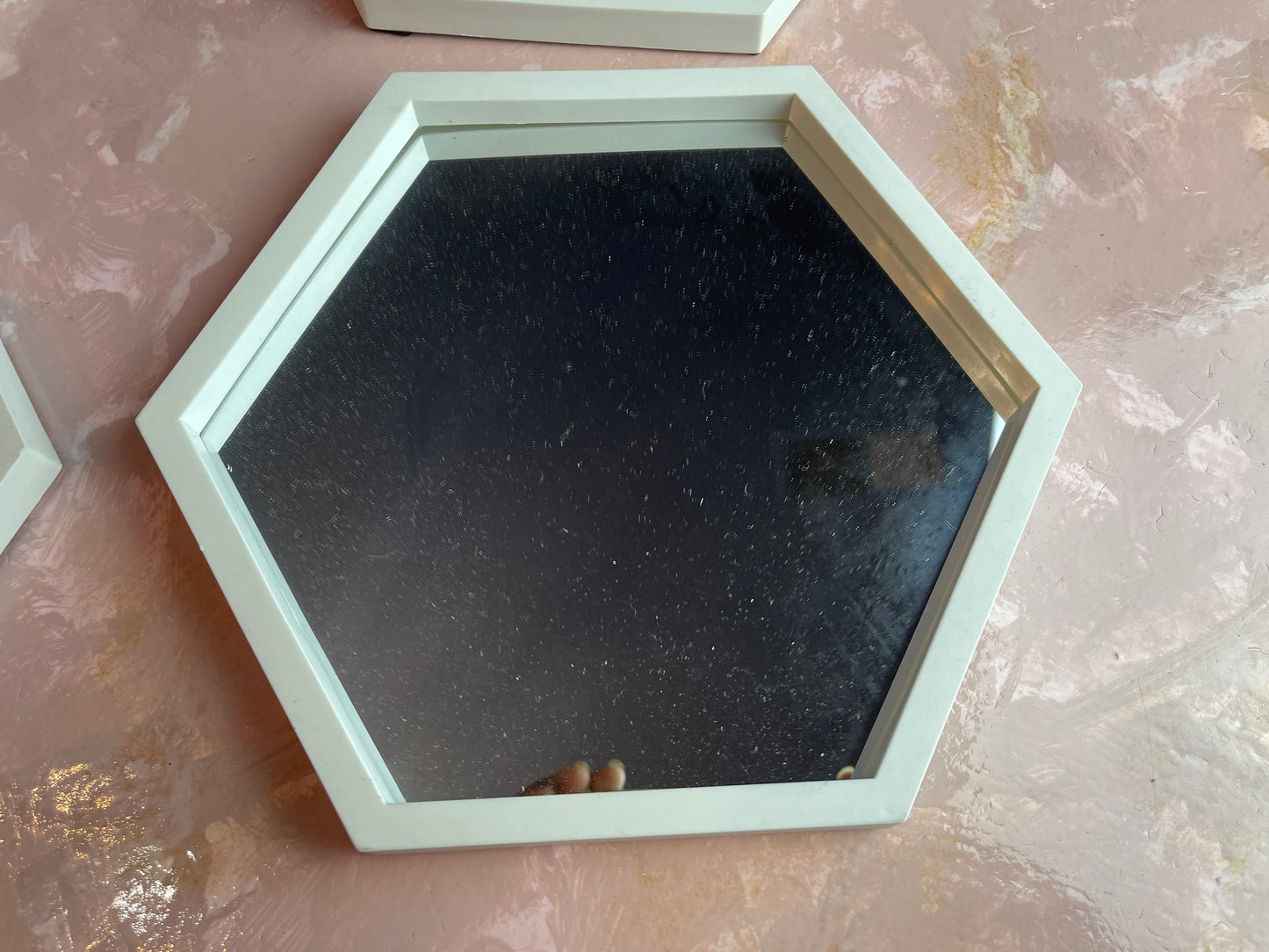 RENTAL MIRROR WHITE WOOD STYLE HEXAGON