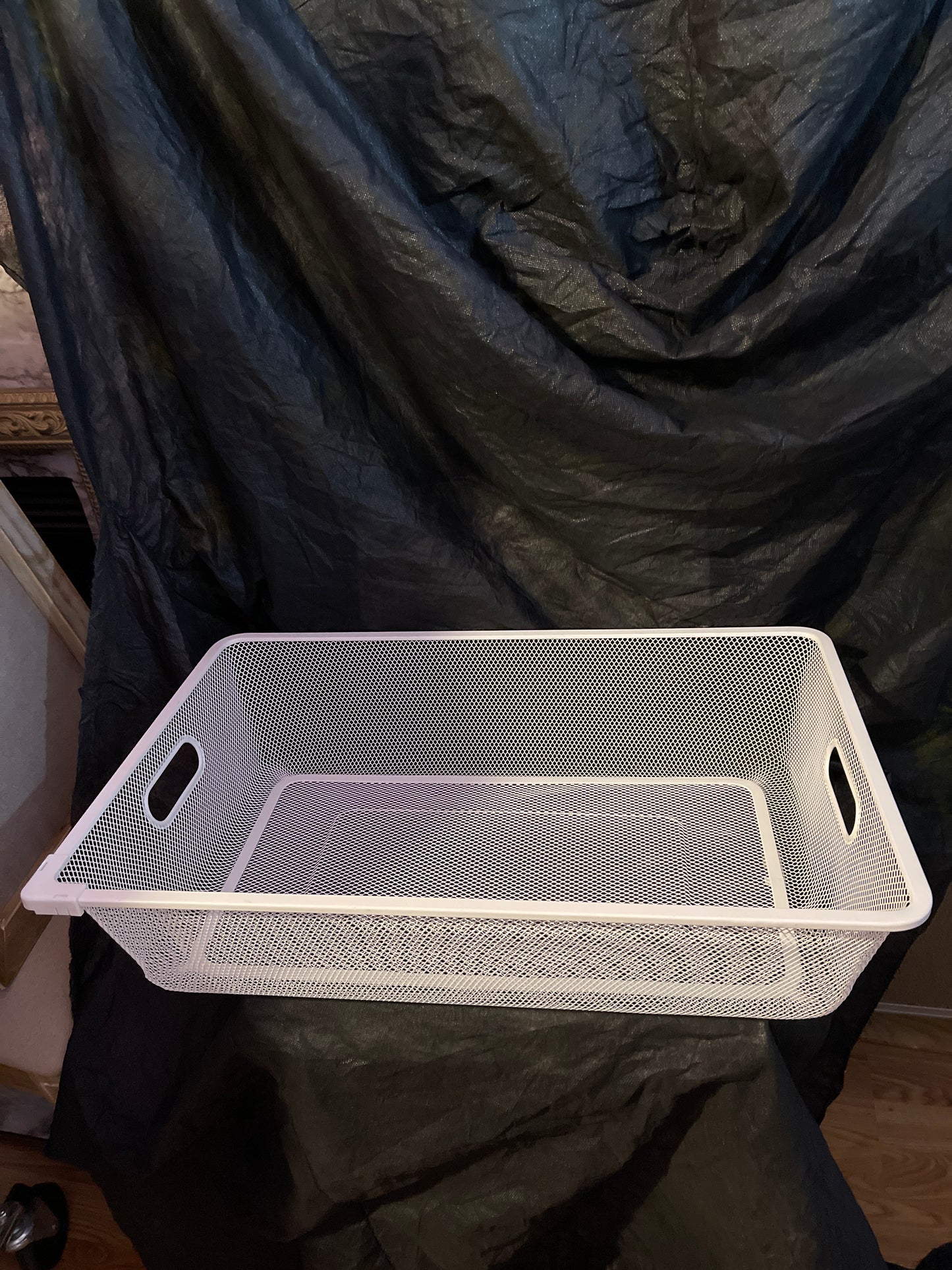 RENTAL WHITE METAL MESH BINS BASKET