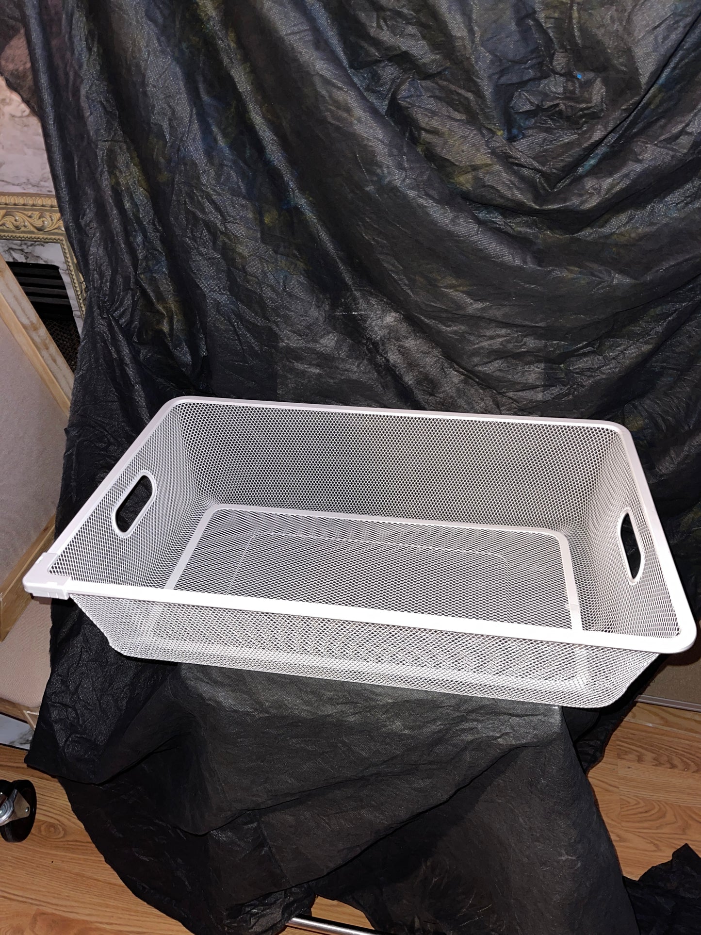 RENTAL WHITE METAL MESH BINS BASKET