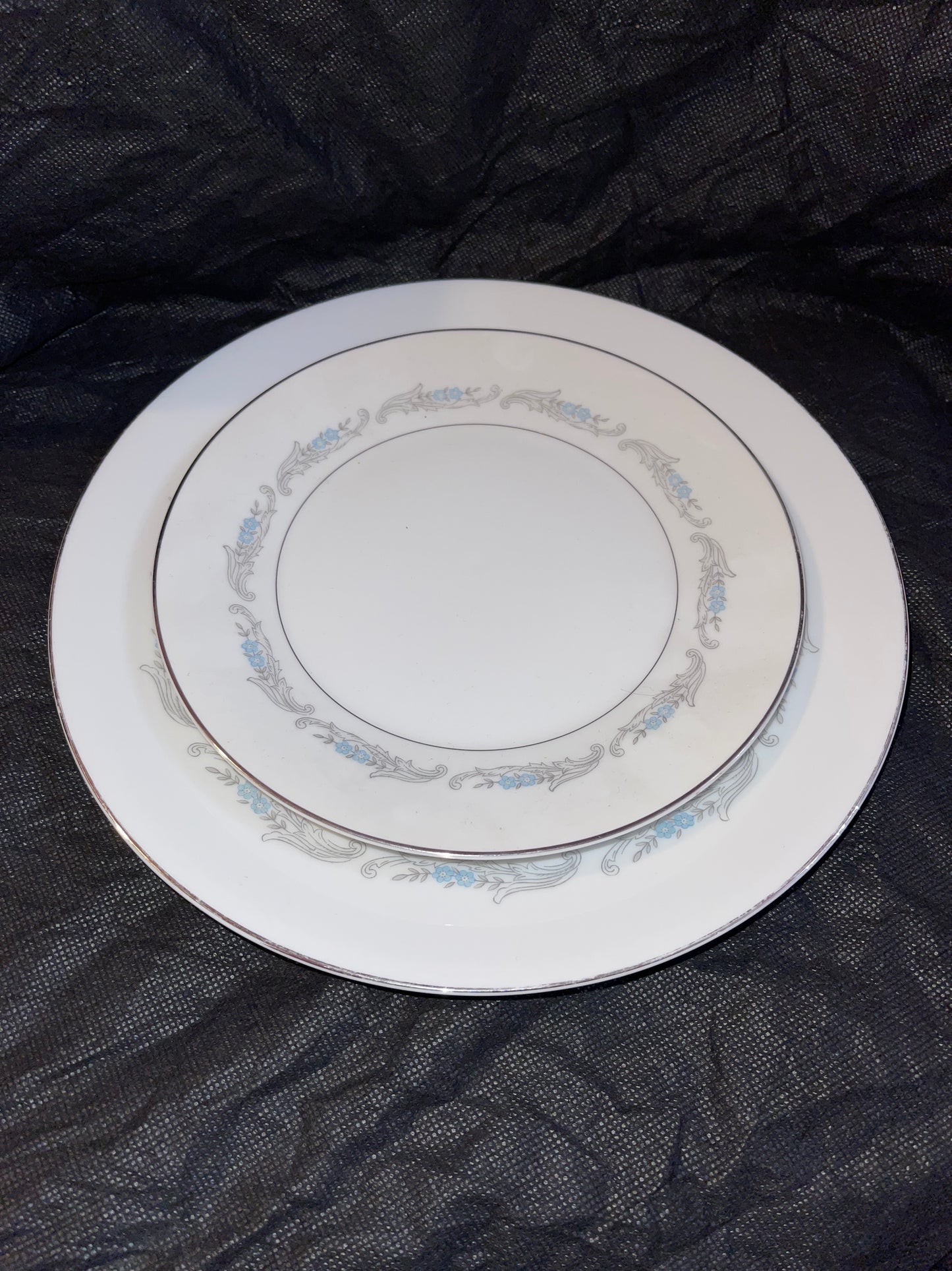DISHES RENTAL MIKASA medium plates