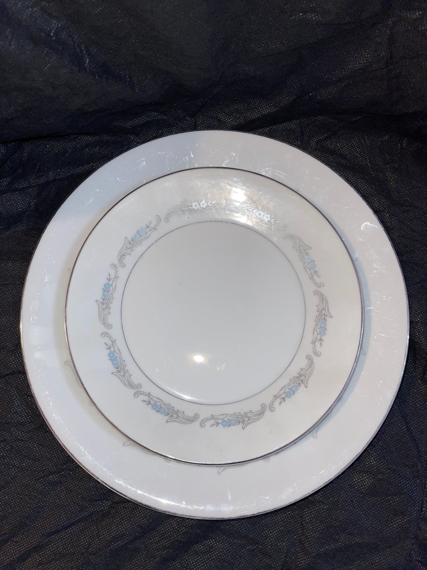 DISHES RENTAL MIKASA medium plates