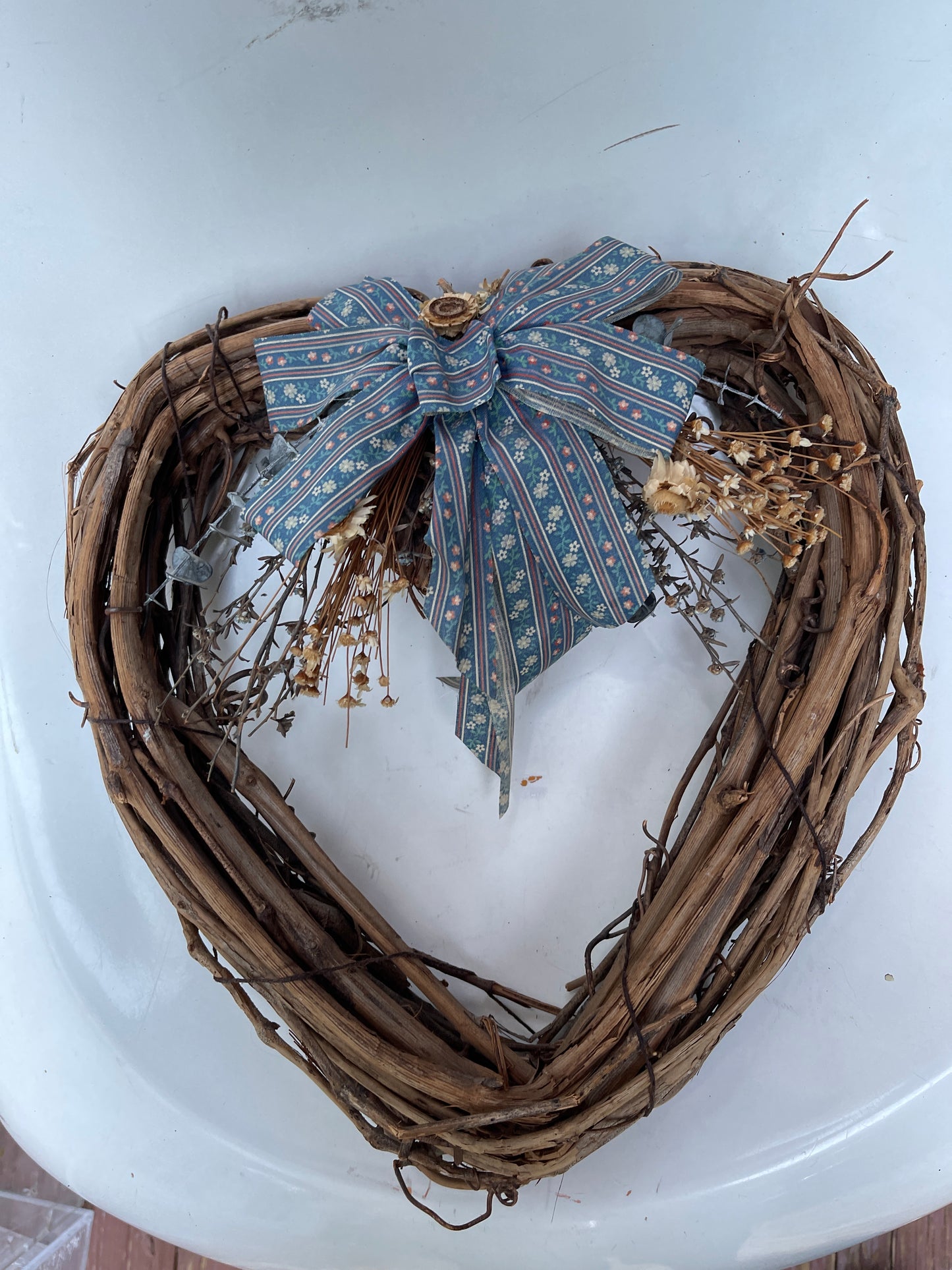 UNITY WREATH RENTAL WOOD BLUE RIBBON