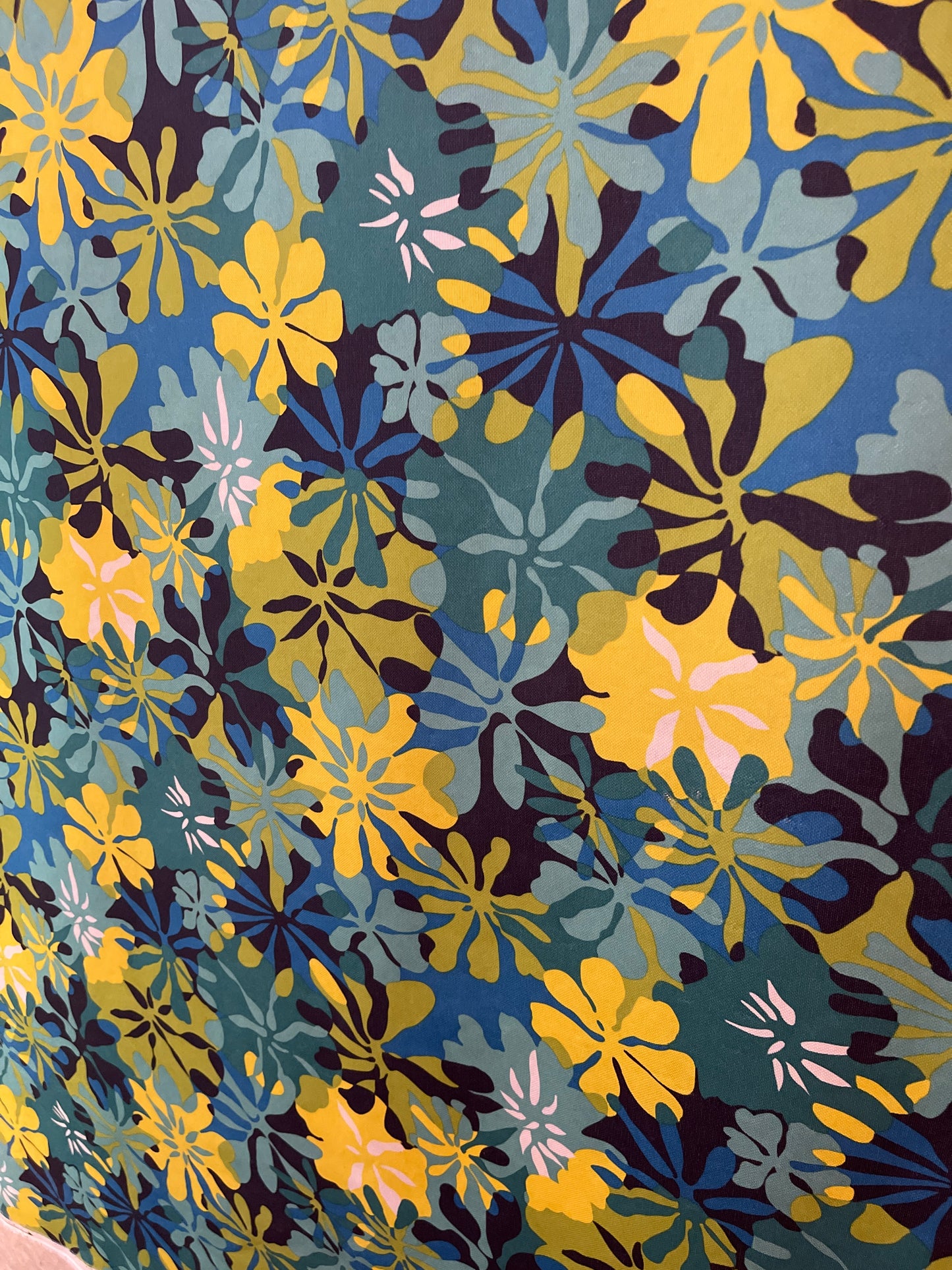 RENTAL BLUE RETRO GROOVY 60s flower child