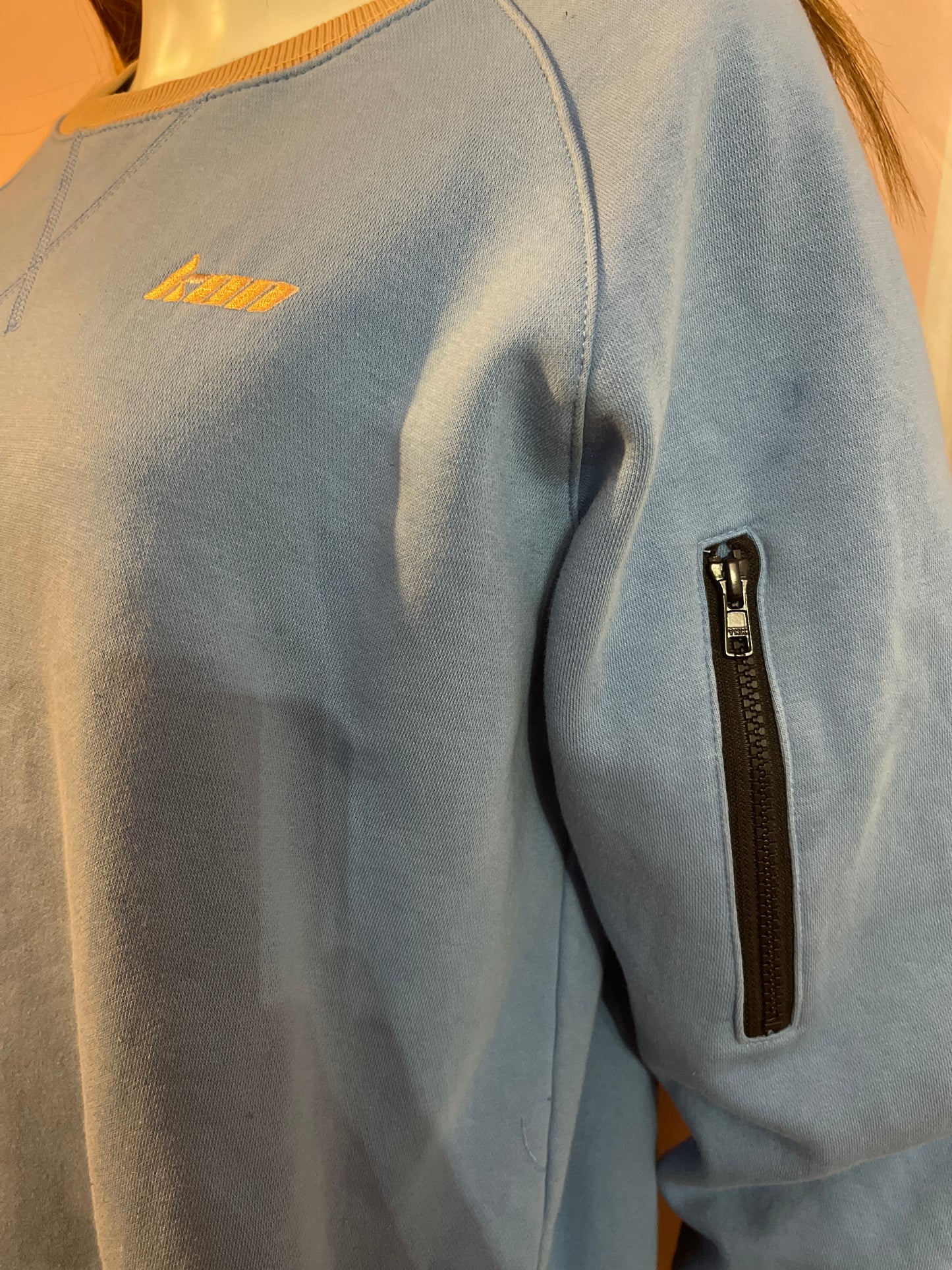 KON light blue heavy seat shirt pullover