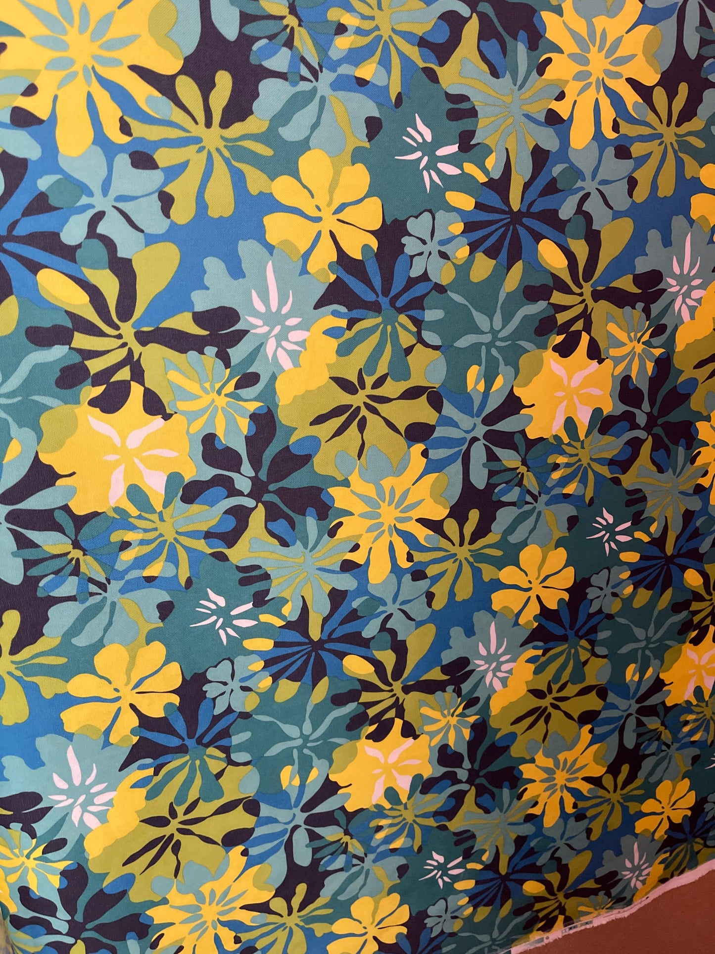 RENTAL BLUE RETRO GROOVY 60s flower child