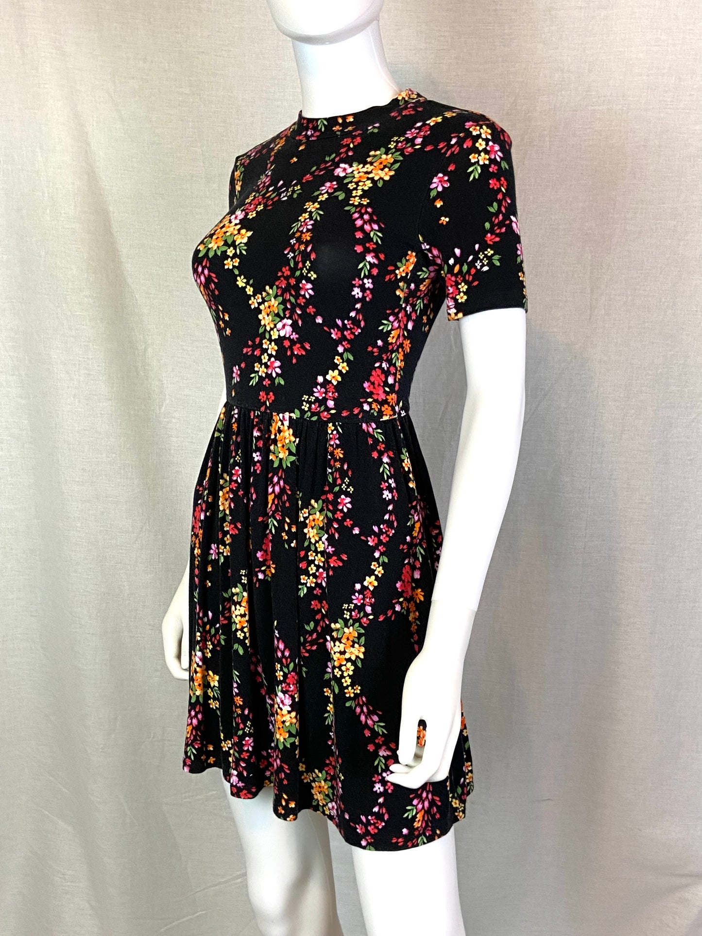 Forever 21 Black Floral Open Back Dress Small ABBY ESSIE STUDIOS