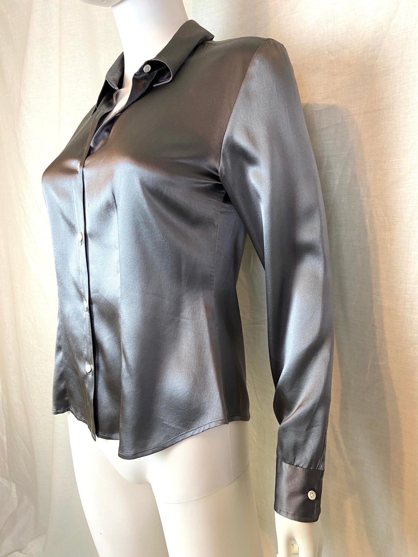 Banana Republic Gray Silk Blouse Small ABBY ESSIE STUDIOS