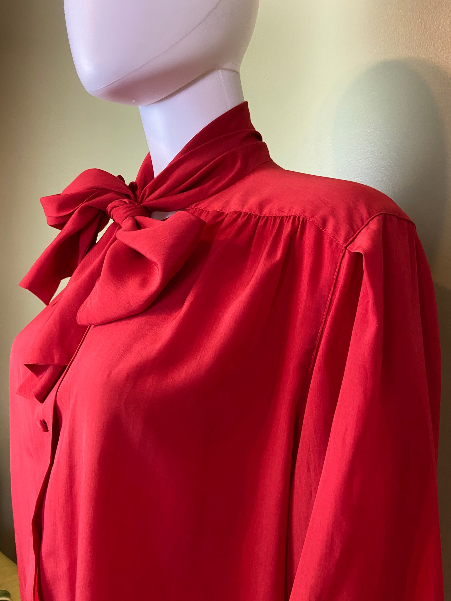 Vintage Red Kitten Bow Silky Blouson Sleeve Career Cocktail