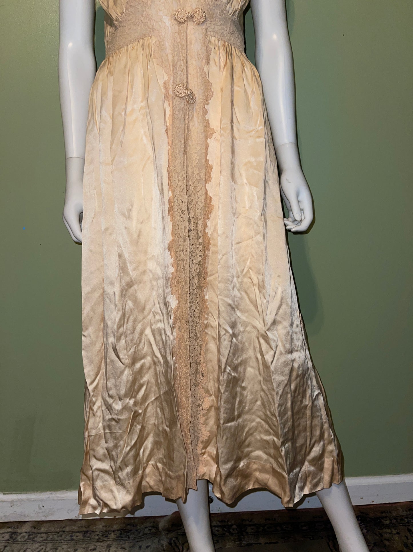 ANTIQUE DRESS RENTAL Cream champagne SILK WHITE WEDDING DRESS