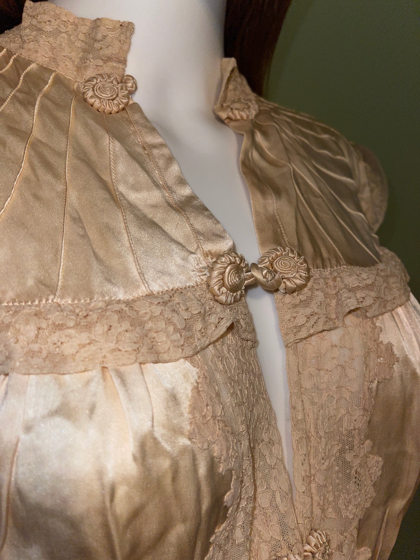 ANTIQUE DRESS RENTAL Cream champagne SILK WHITE WEDDING DRESS
