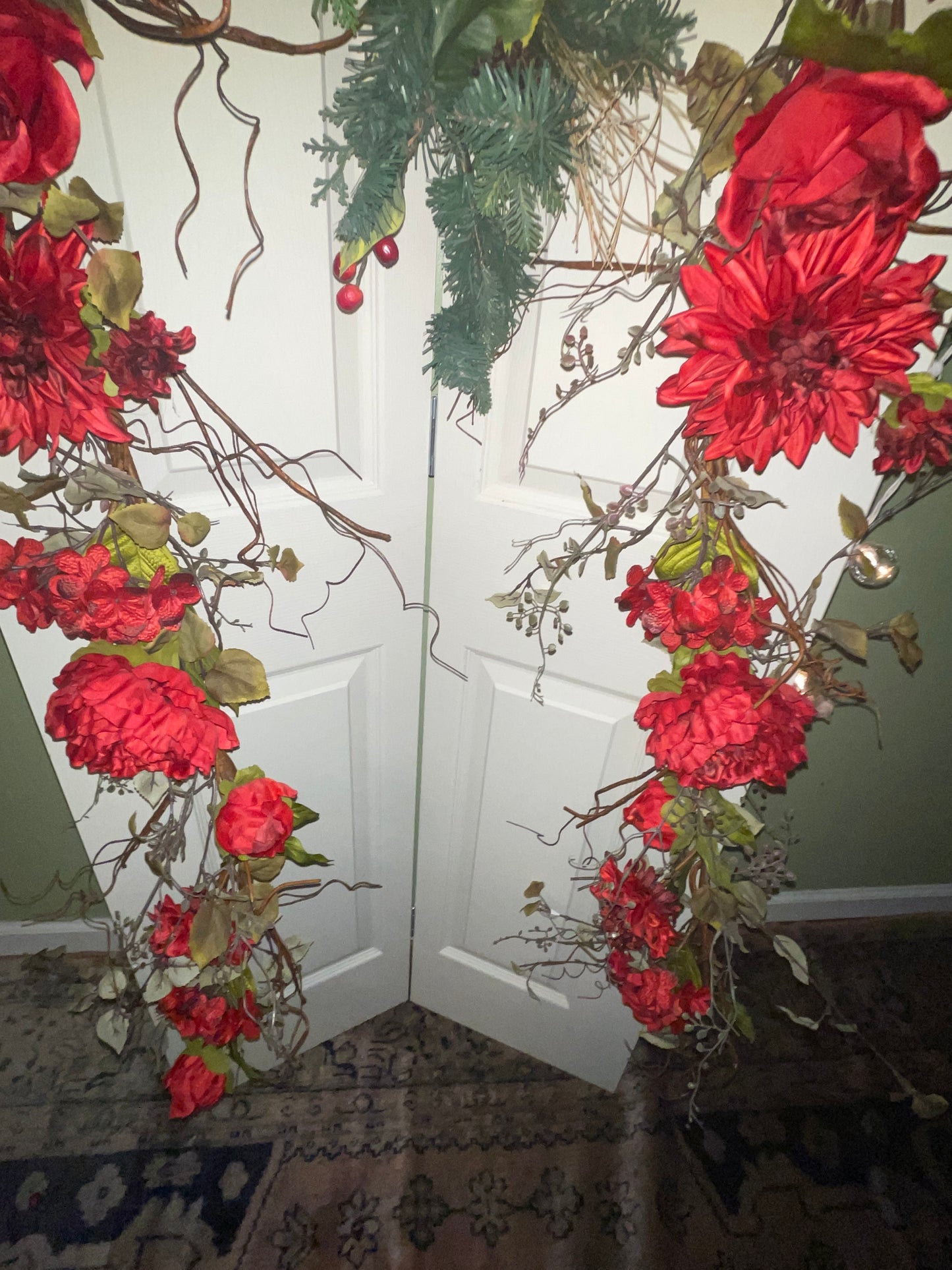 RENTAL HOLIDAY DECOR DOOR DIVIDER CORNER