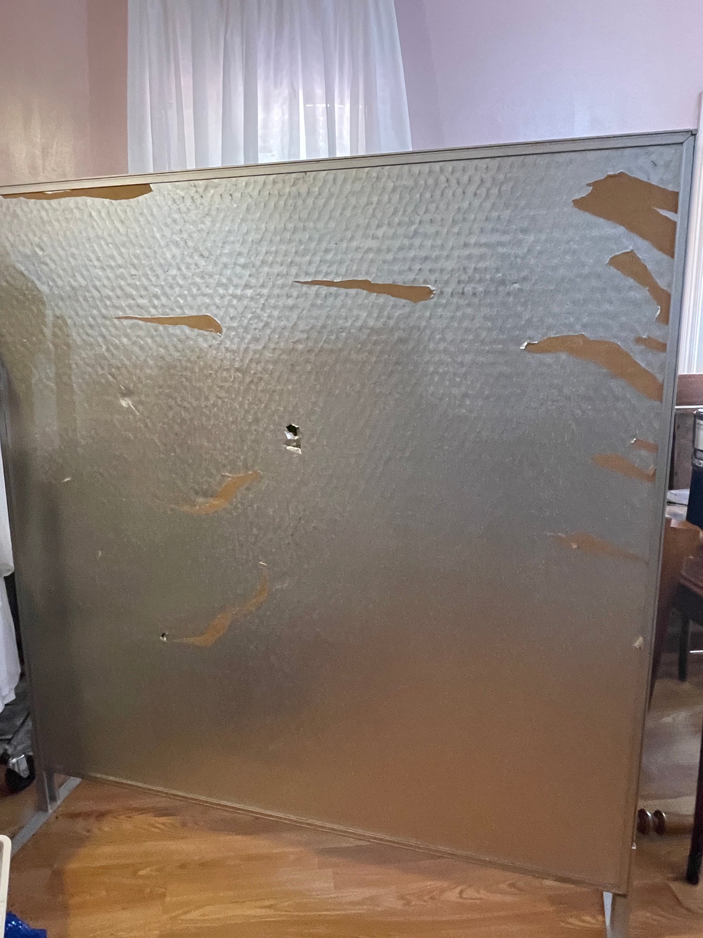 RENTAL FREESTANDING WALL DIVIDER WITH FRAME LEGS
