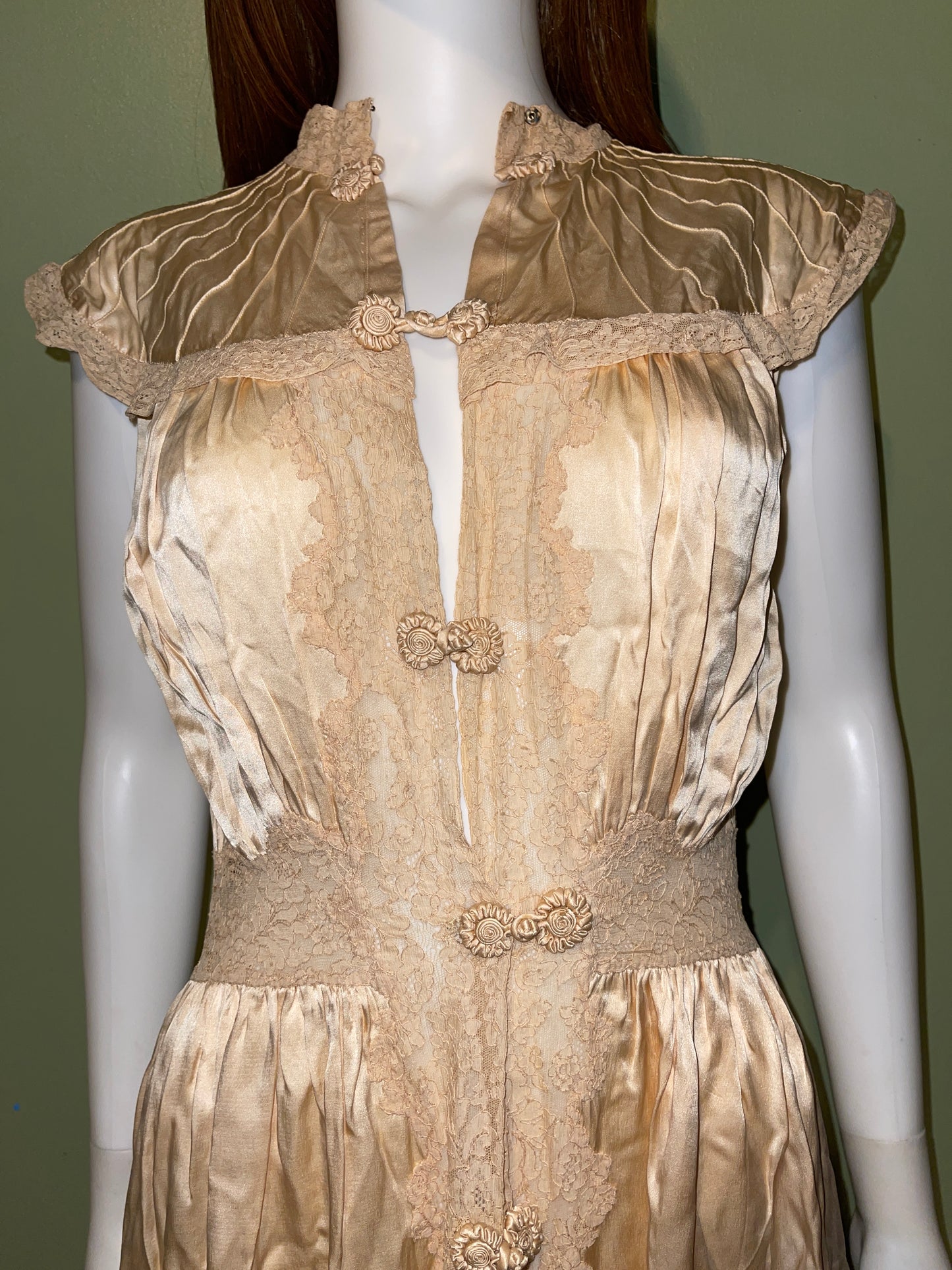 ANTIQUE DRESS RENTAL Cream champagne SILK WHITE WEDDING DRESS