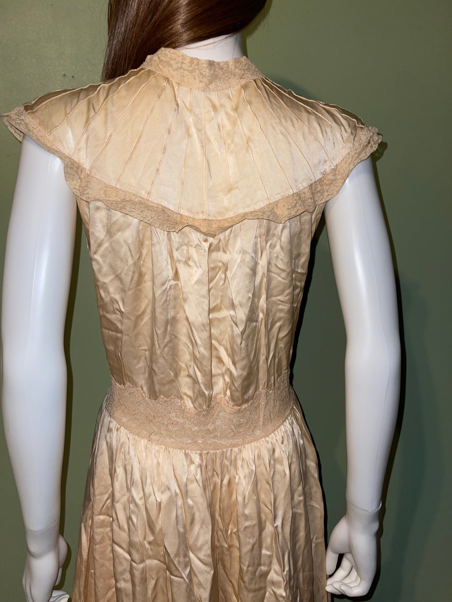 ANTIQUE DRESS RENTAL Cream champagne SILK WHITE WEDDING DRESS
