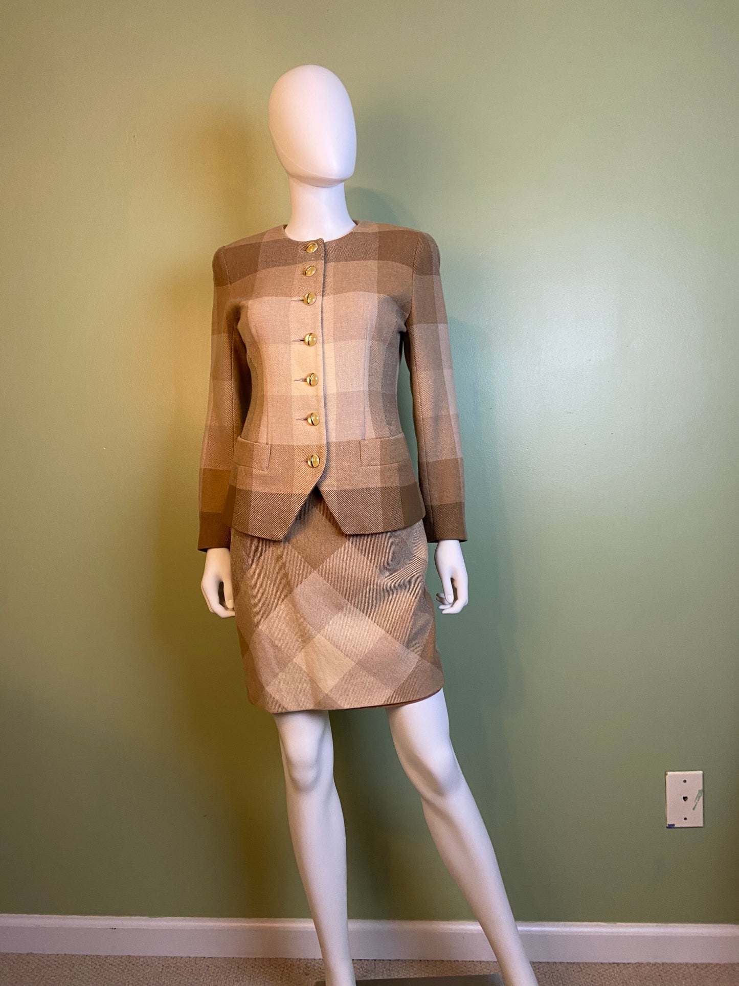 Vintage Tan & Cream Plaid Collarless Blazer W/ Cats’s Eye Buttons