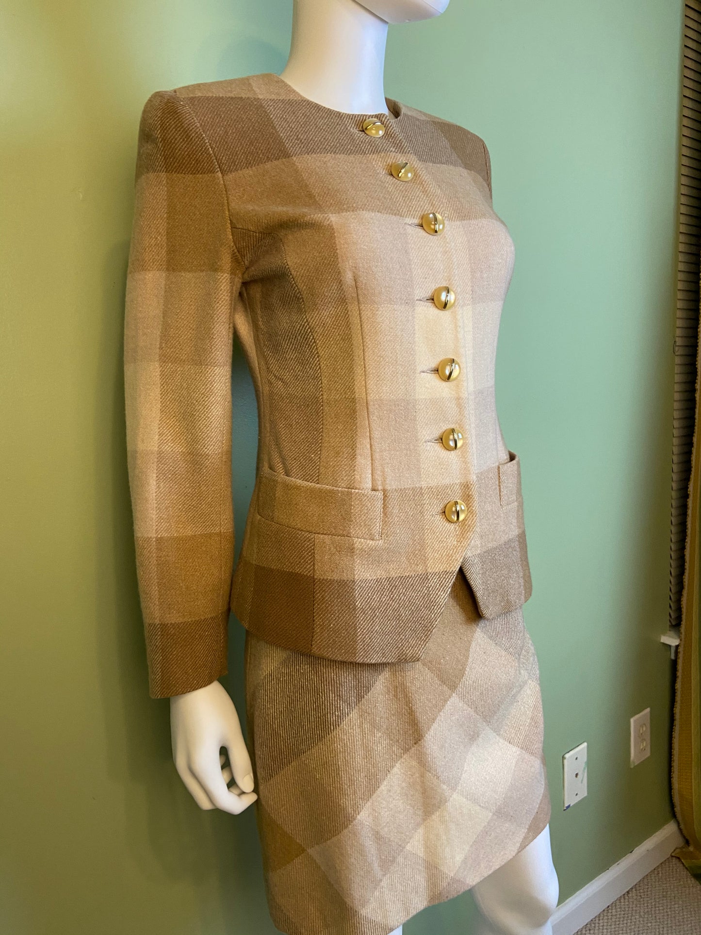 Vintage Tan & Cream Plaid Collarless Blazer W/ Cats’s Eye Buttons