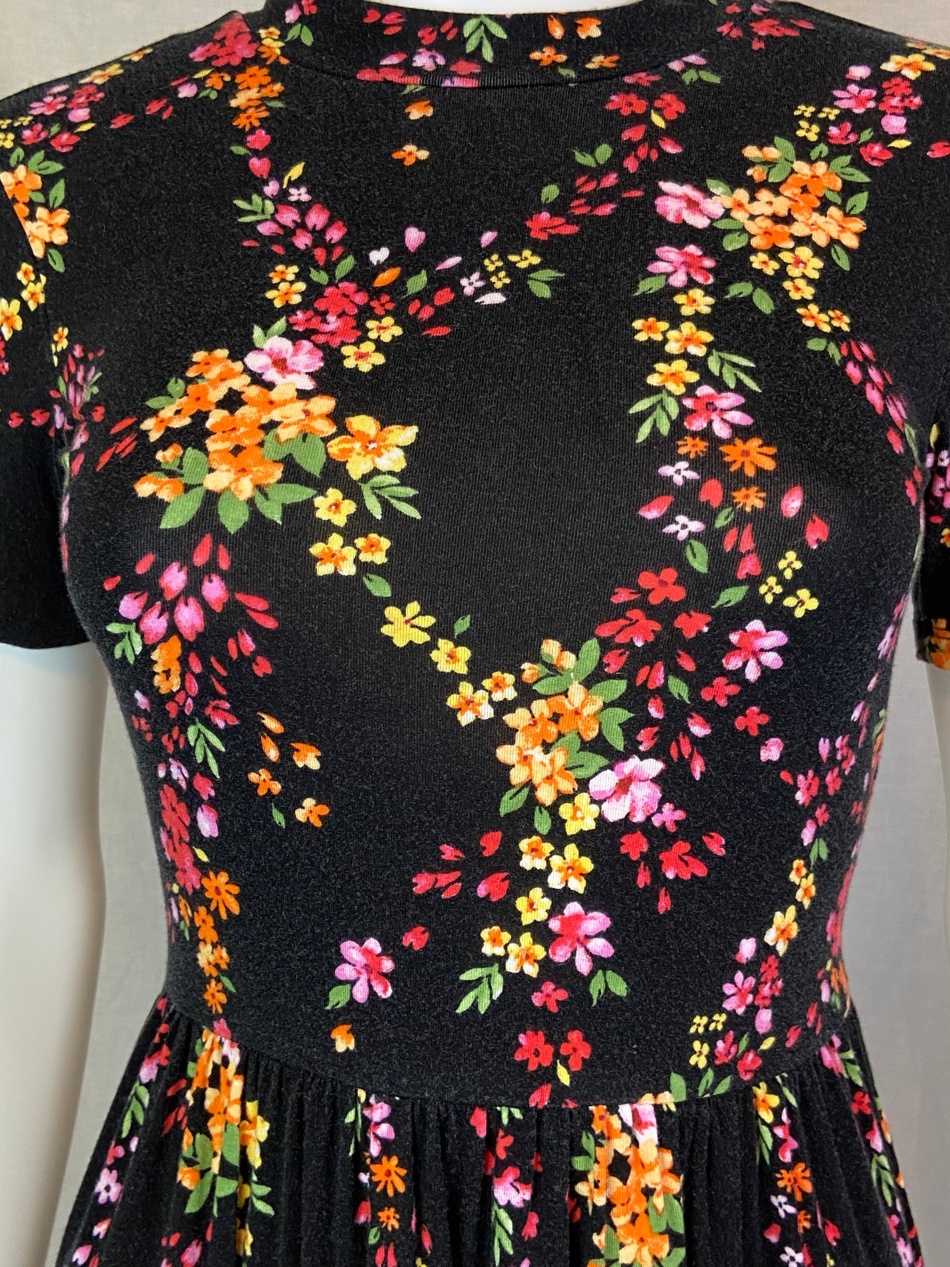 Forever 21 Black Floral Open Back Dress Small ABBY ESSIE STUDIOS