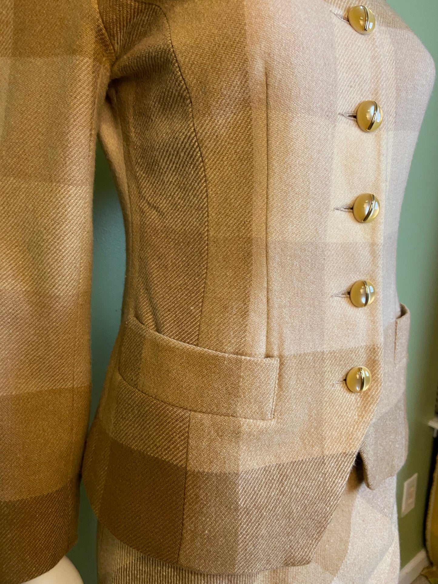 Vintage Tan & Cream Plaid Collarless Blazer W/ Cats’s Eye Buttons