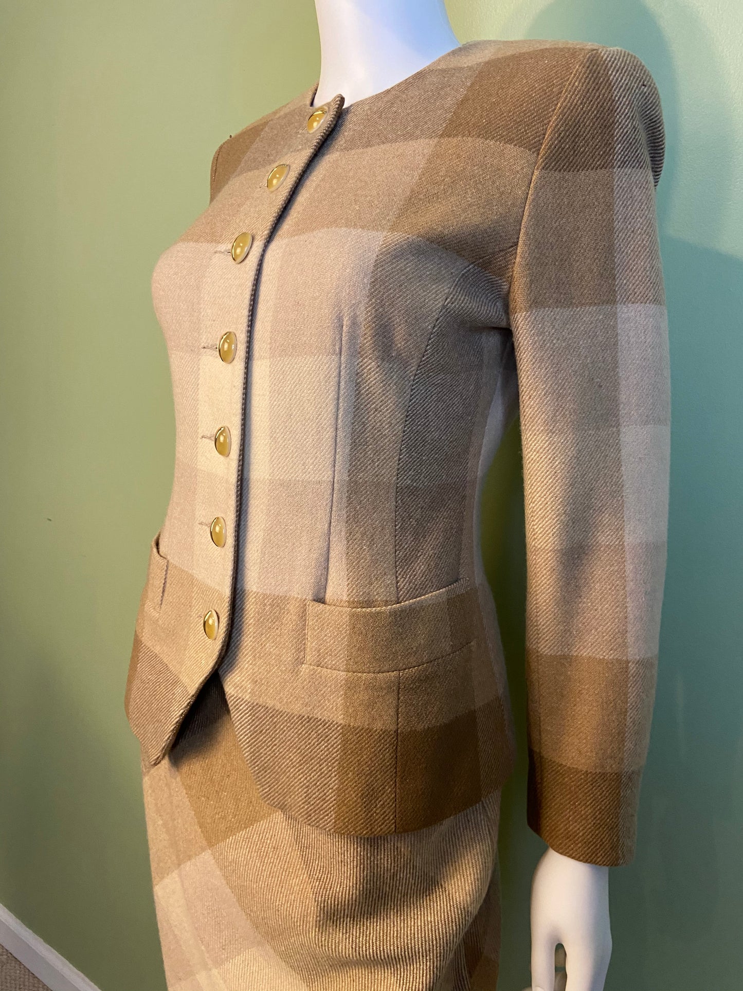 Vintage Tan & Cream Plaid Collarless Blazer W/ Cats’s Eye Buttons
