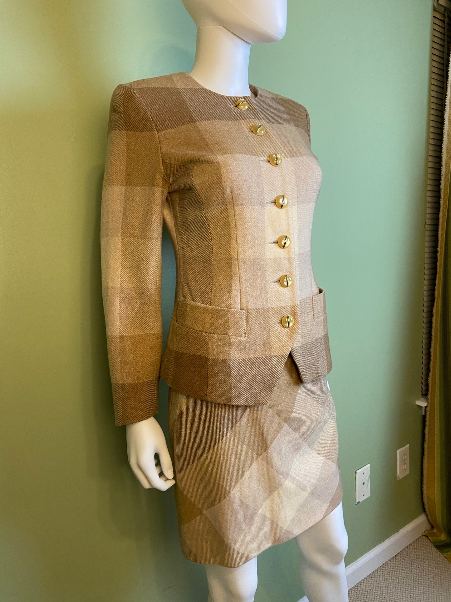 Vintage Tan & Cream Plaid Collarless Blazer W/ Cats’s Eye Buttons