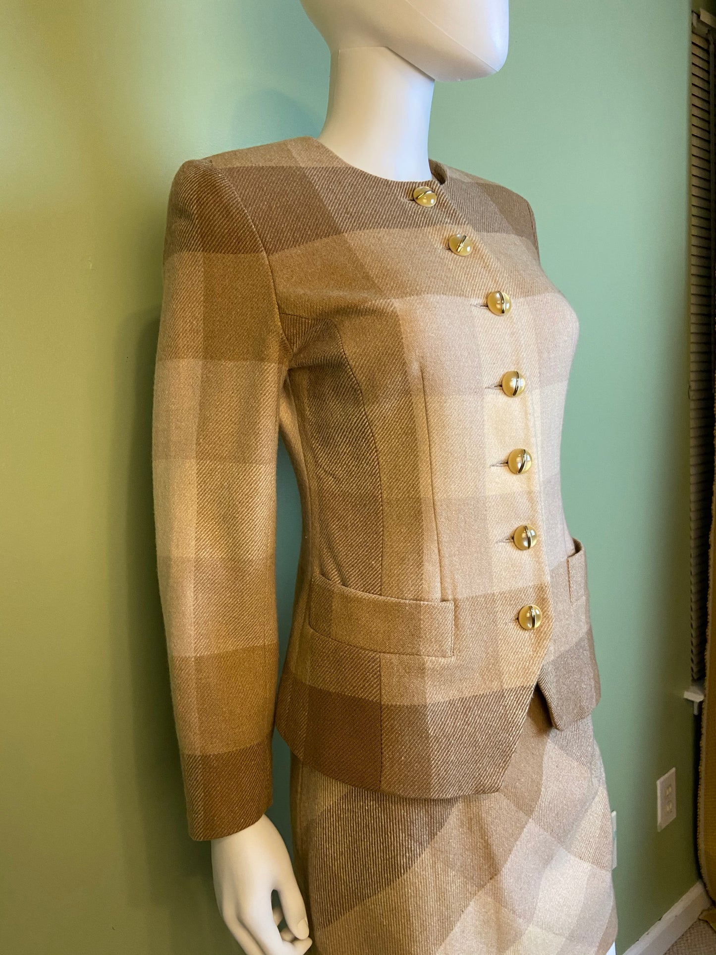 Vintage Tan & Cream Plaid Collarless Blazer W/ Cats’s Eye Buttons