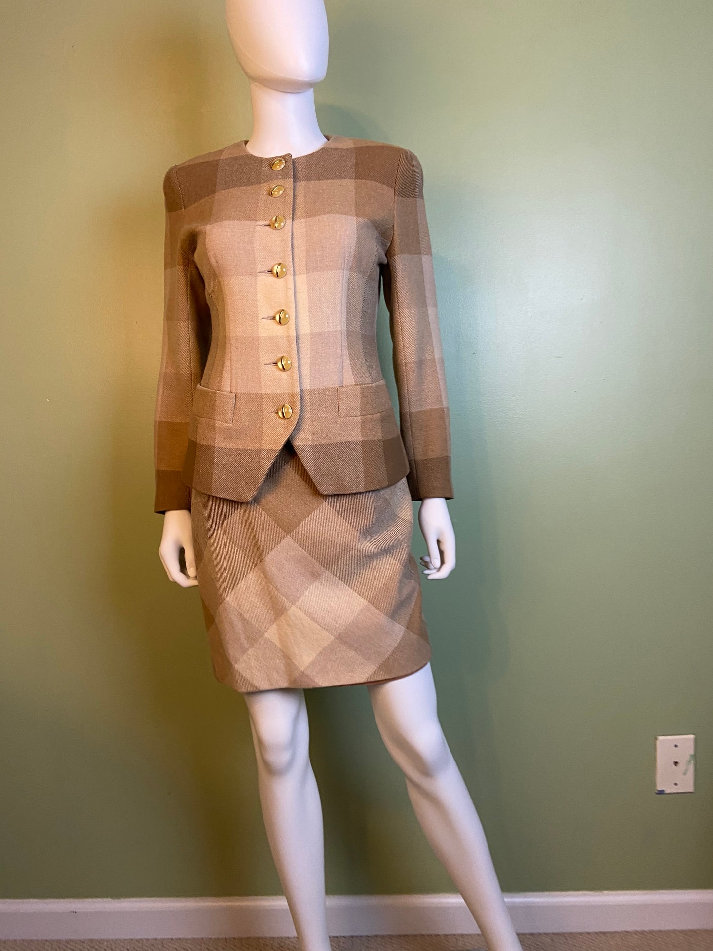 Vintage Tan & Cream Plaid Collarless Blazer W/ Cats’s Eye Buttons