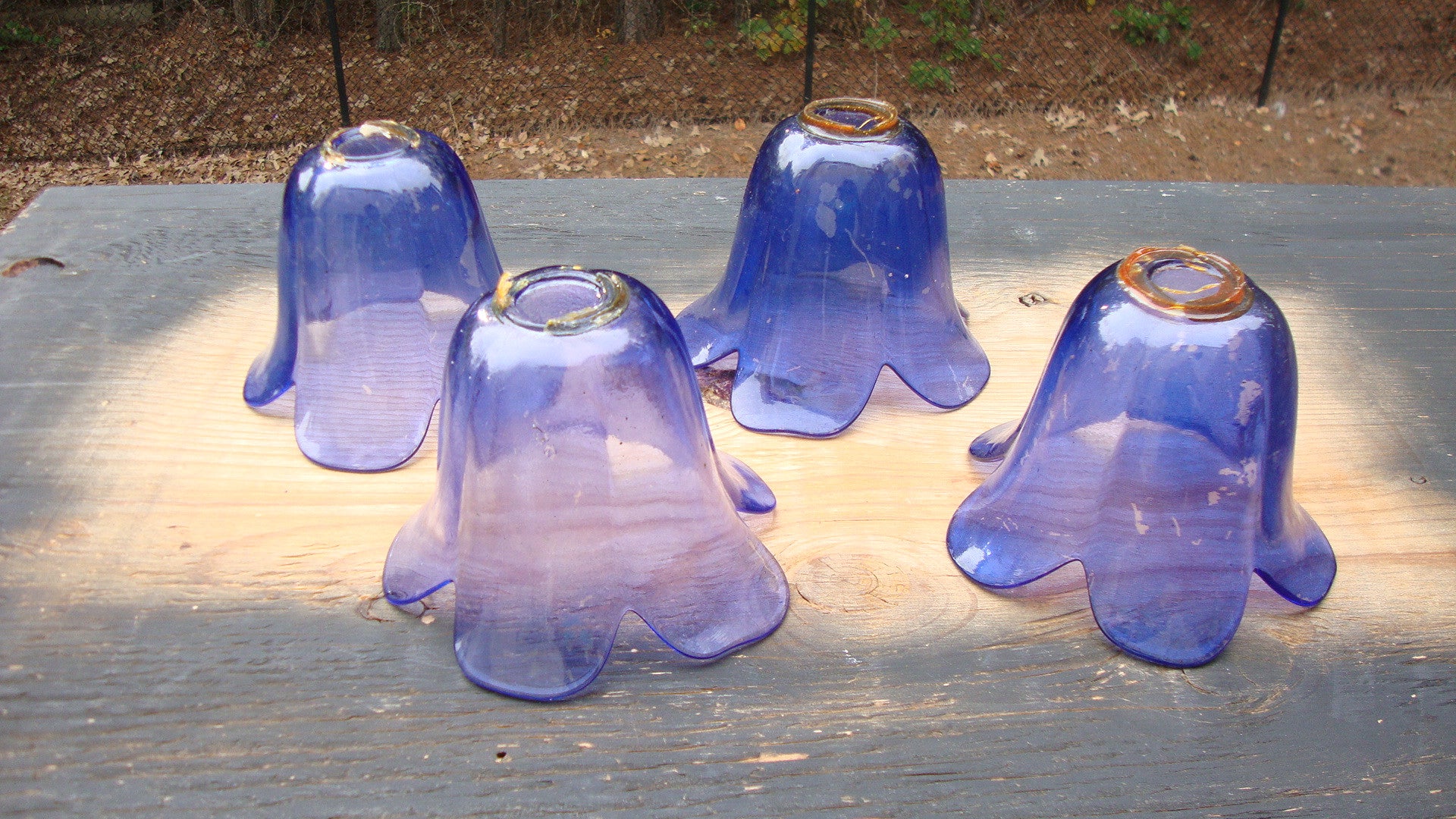 FOUR VINTAGE ART DECO BLUE FLORAL GLASS CHANDELIER LIGHT COVERS NO HOLES Abby Essie