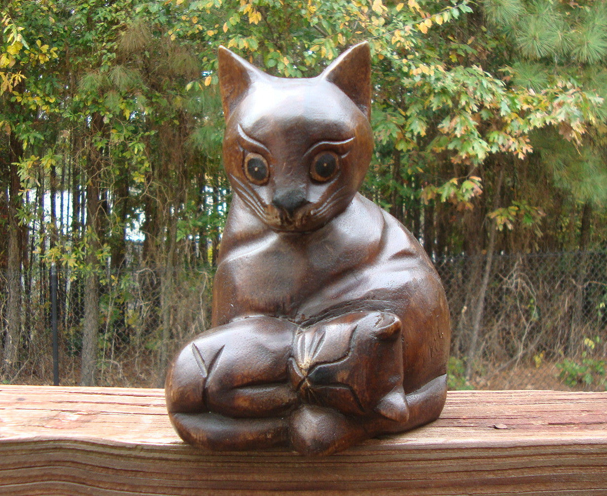 MID-CENTURY VINTAGE WOOD CAT WITH KITTEN SCULPTURE